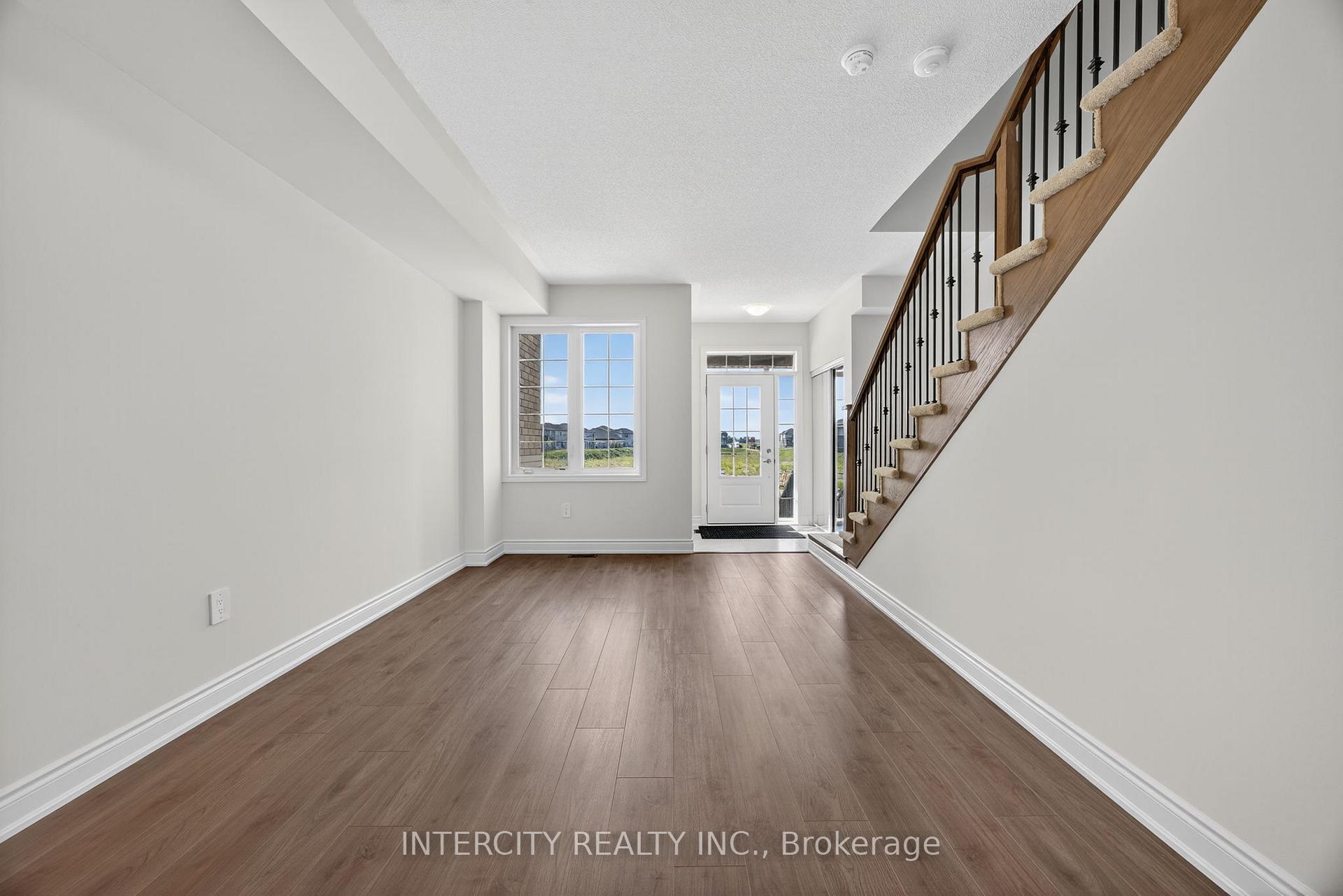 Photo 14 of 21 Avalon Drive, Wasaga Beach — HOMEH