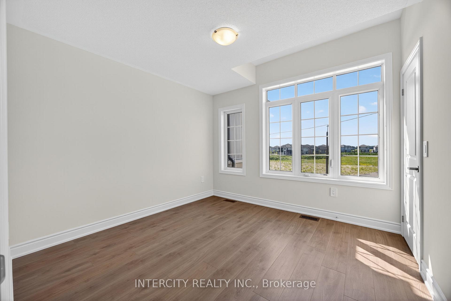 Photo 33 of 21 Avalon Drive, Wasaga Beach — HOMEH