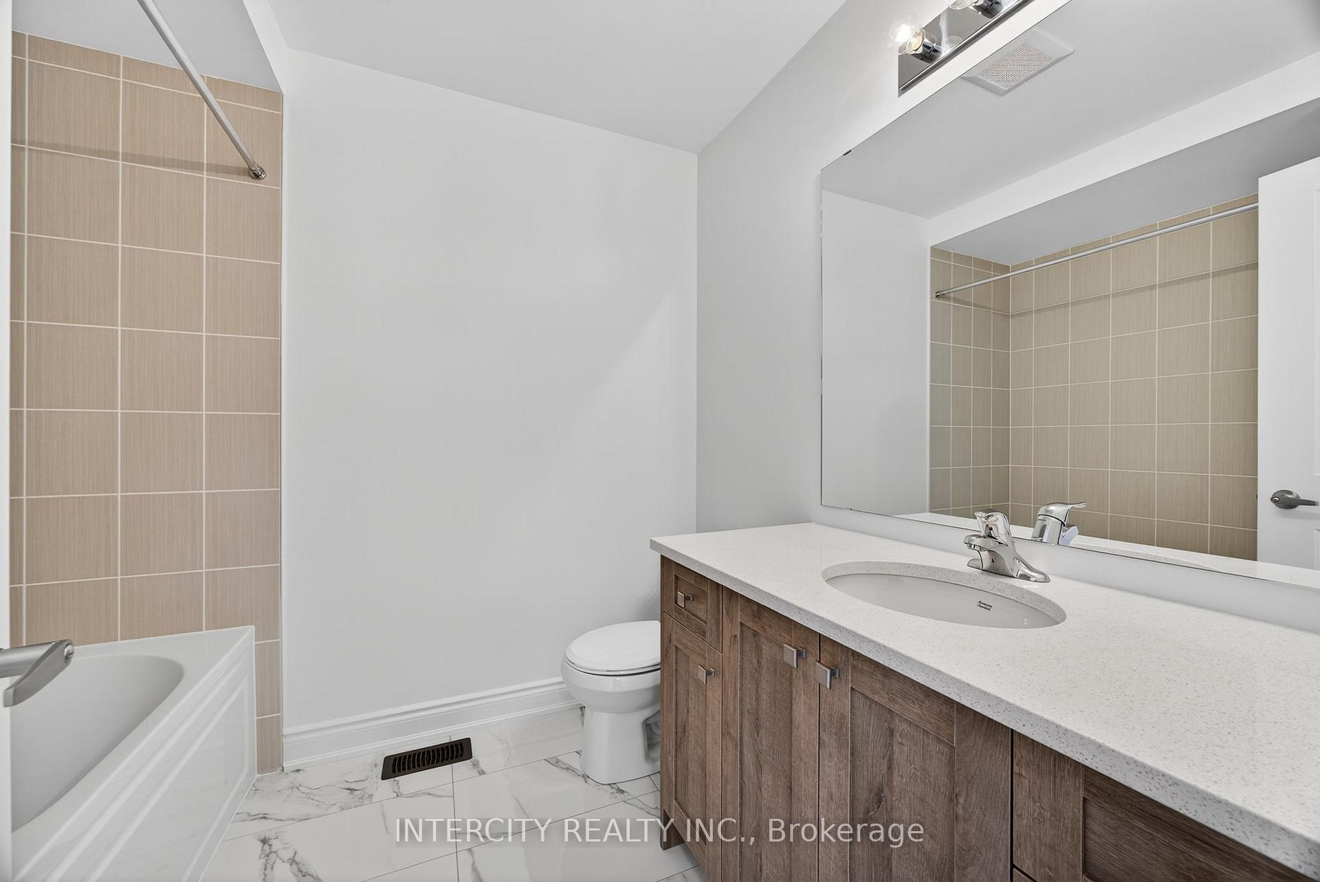 Photo 5 of 21 Avalon Drive, Wasaga Beach — HOMEH