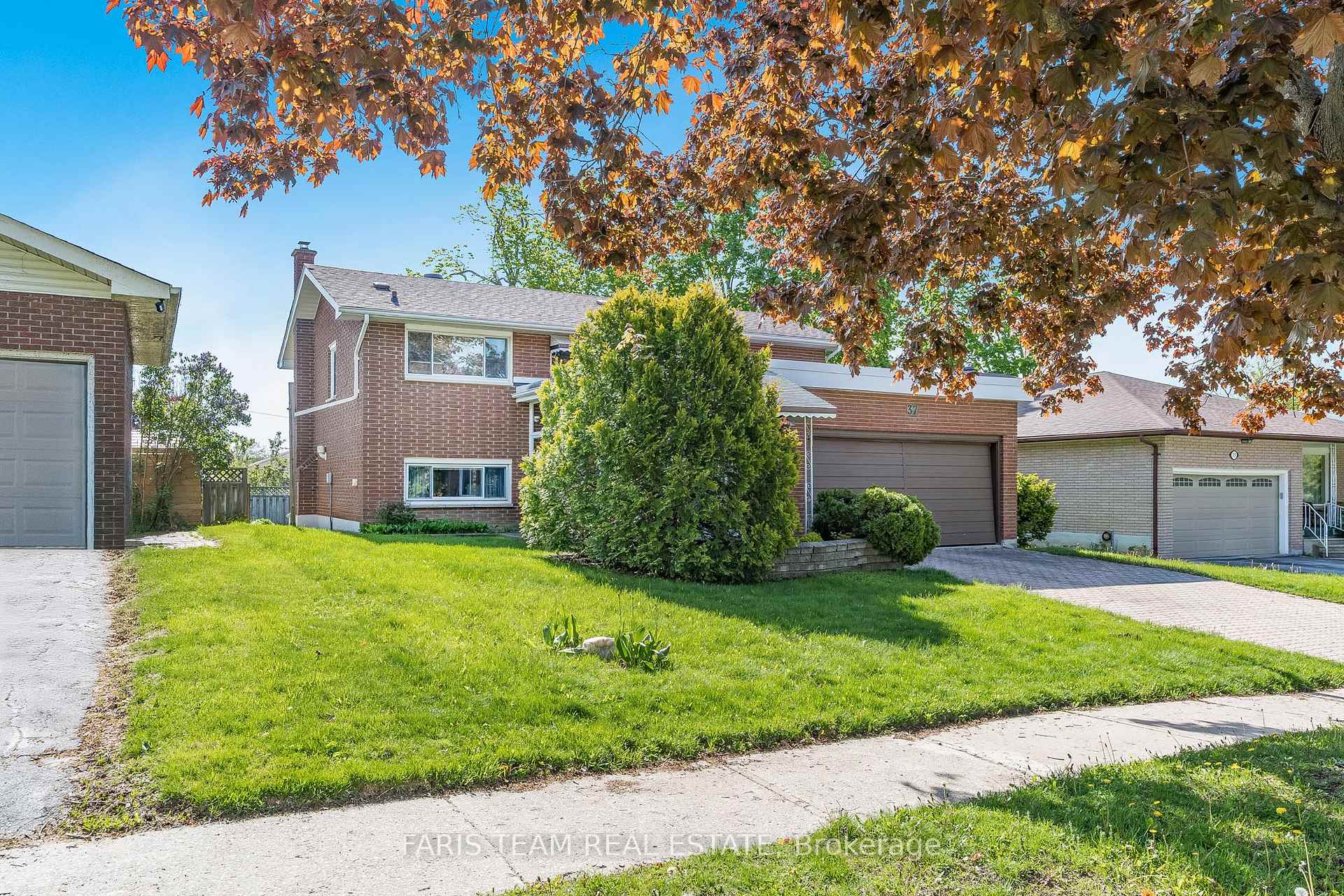 Photo 3 of 37 Varden Avenue, Barrie, Codrington — HOMEH