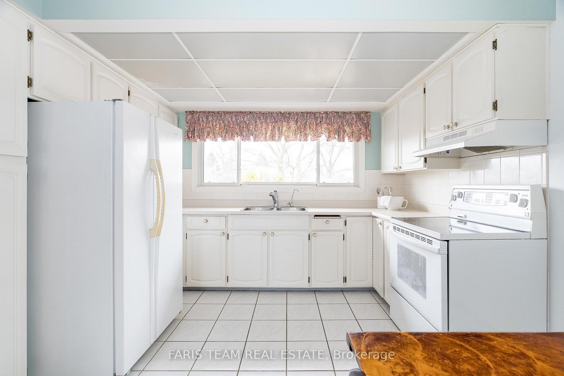 Photo 5 of 37 Varden Avenue, Barrie, Codrington — HOMEH