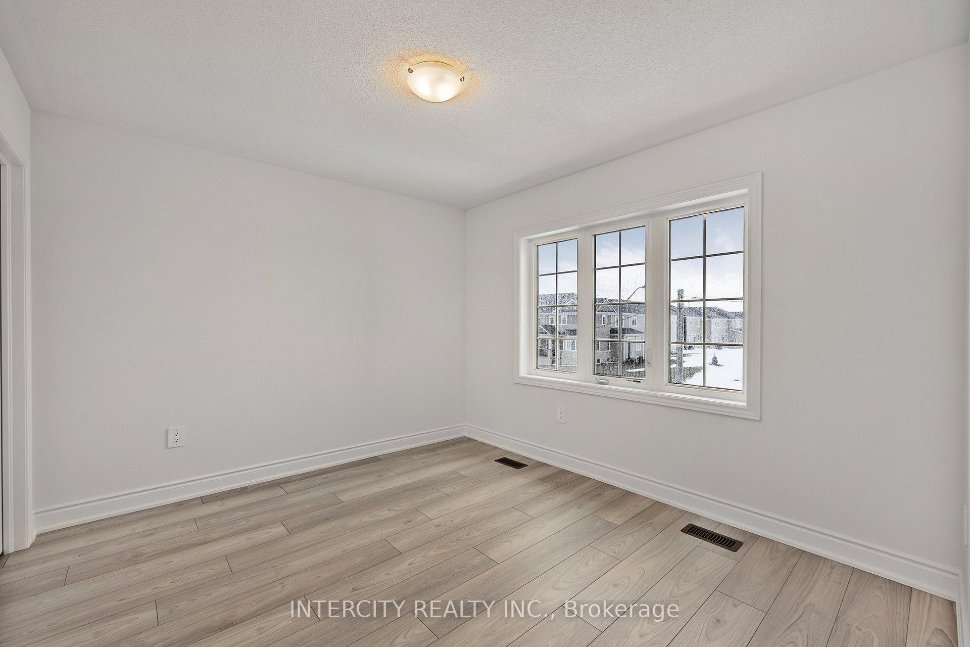 Photo 38 of 11 Avalon Drive, Wasaga Beach — HOMEH