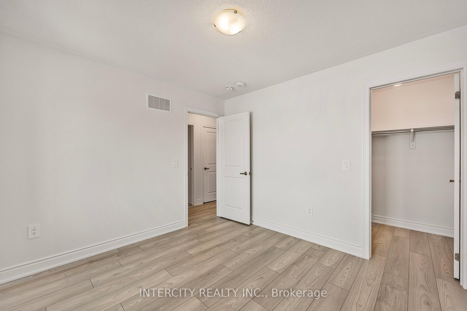 Photo 2 of 11 Avalon Drive, Wasaga Beach — HOMEH