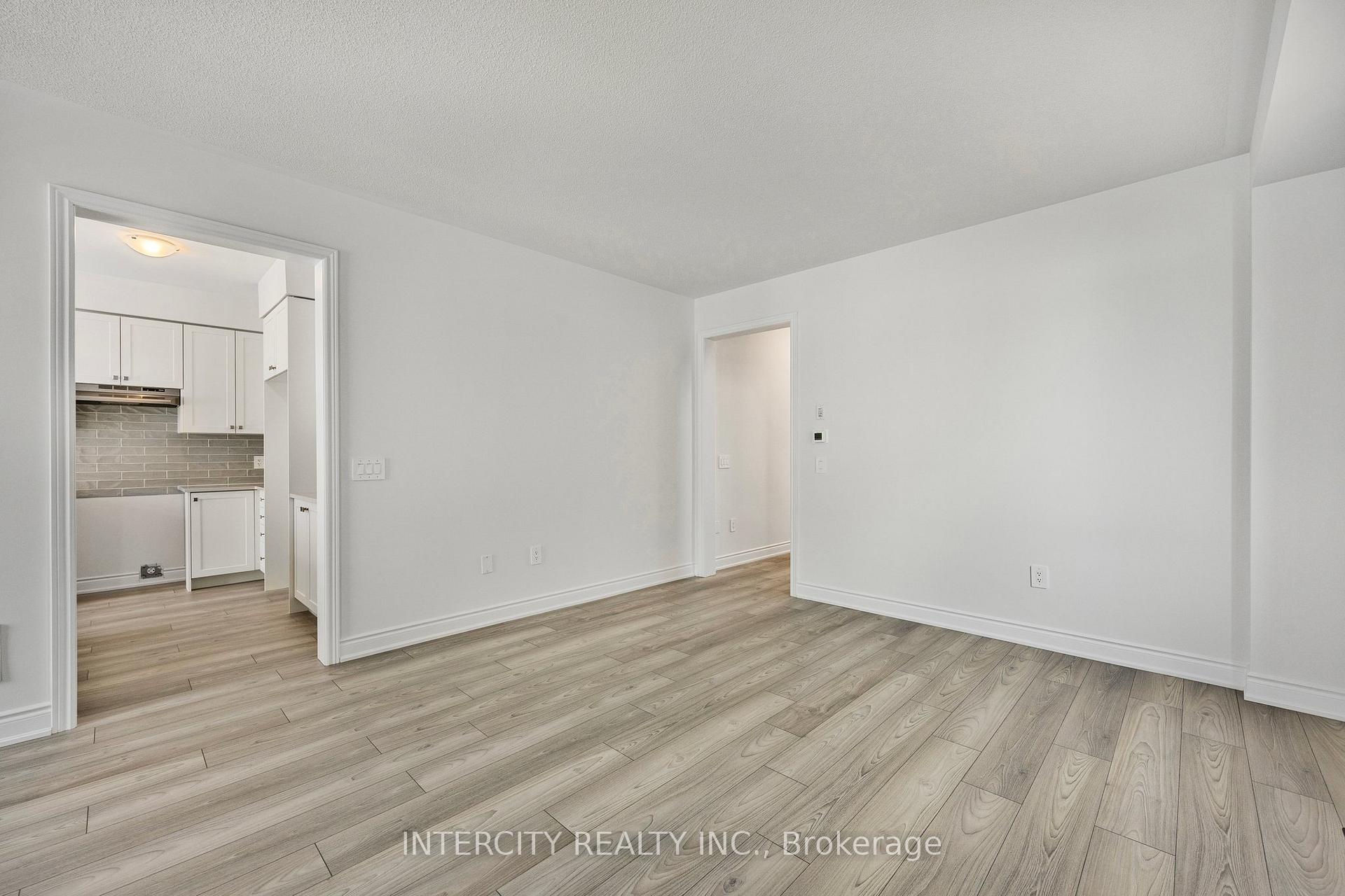 Photo 12 of 11 Avalon Drive, Wasaga Beach — HOMEH