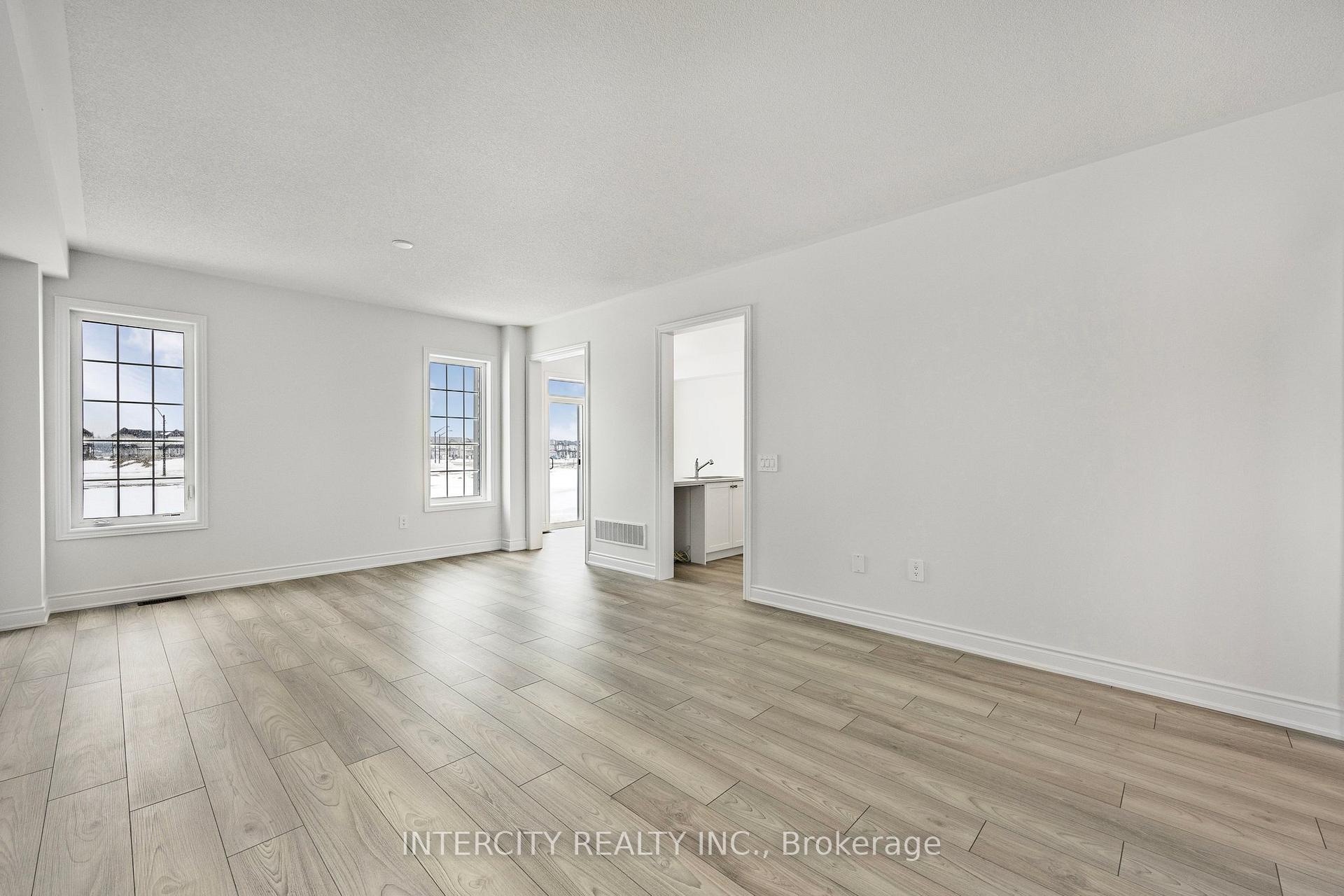 Photo 24 of 11 Avalon Drive, Wasaga Beach — HOMEH