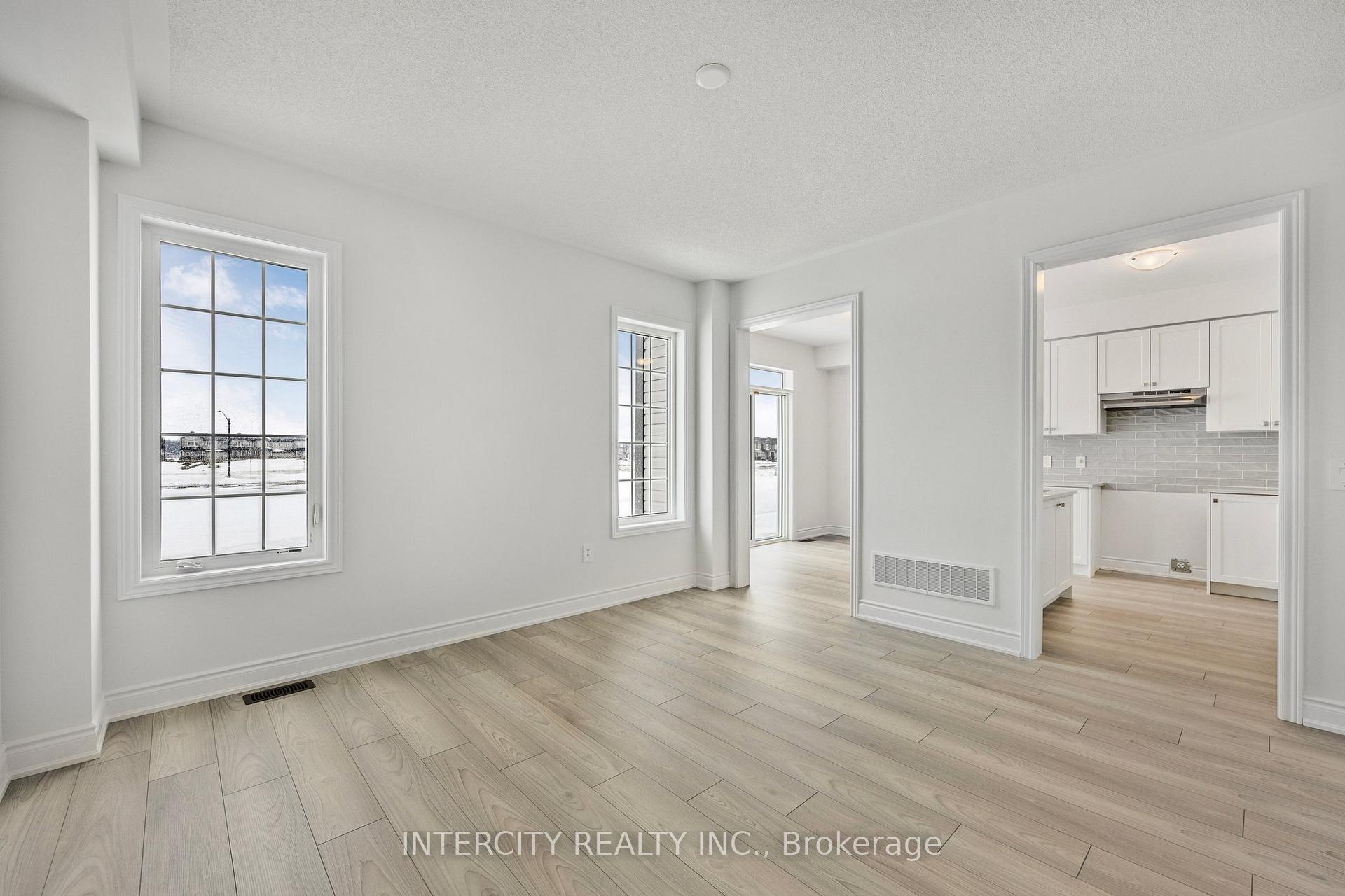 Photo 14 of 11 Avalon Drive, Wasaga Beach — HOMEH