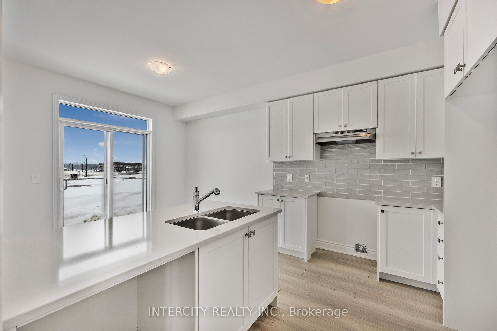Photo 32 of 11 Avalon Drive, Wasaga Beach — HOMEH