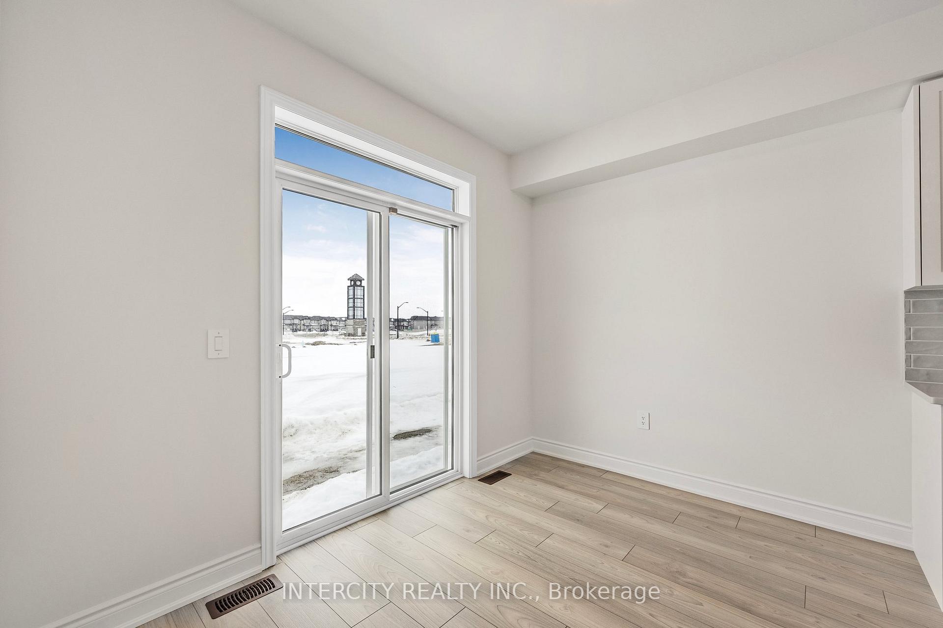 Photo 6 of 11 Avalon Drive, Wasaga Beach — HOMEH