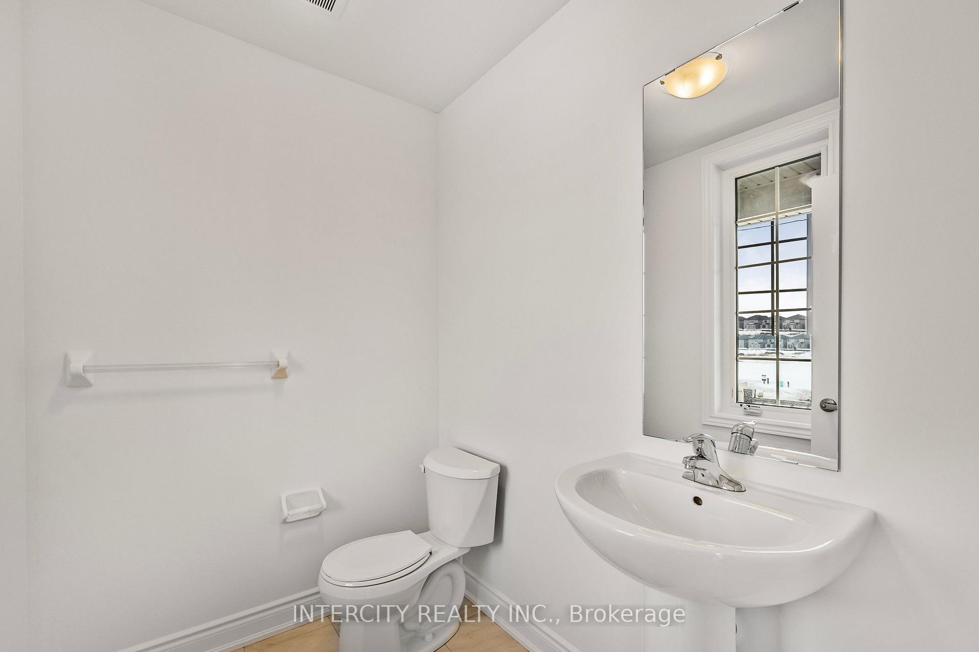 Photo 26 of 11 Avalon Drive, Wasaga Beach — HOMEH