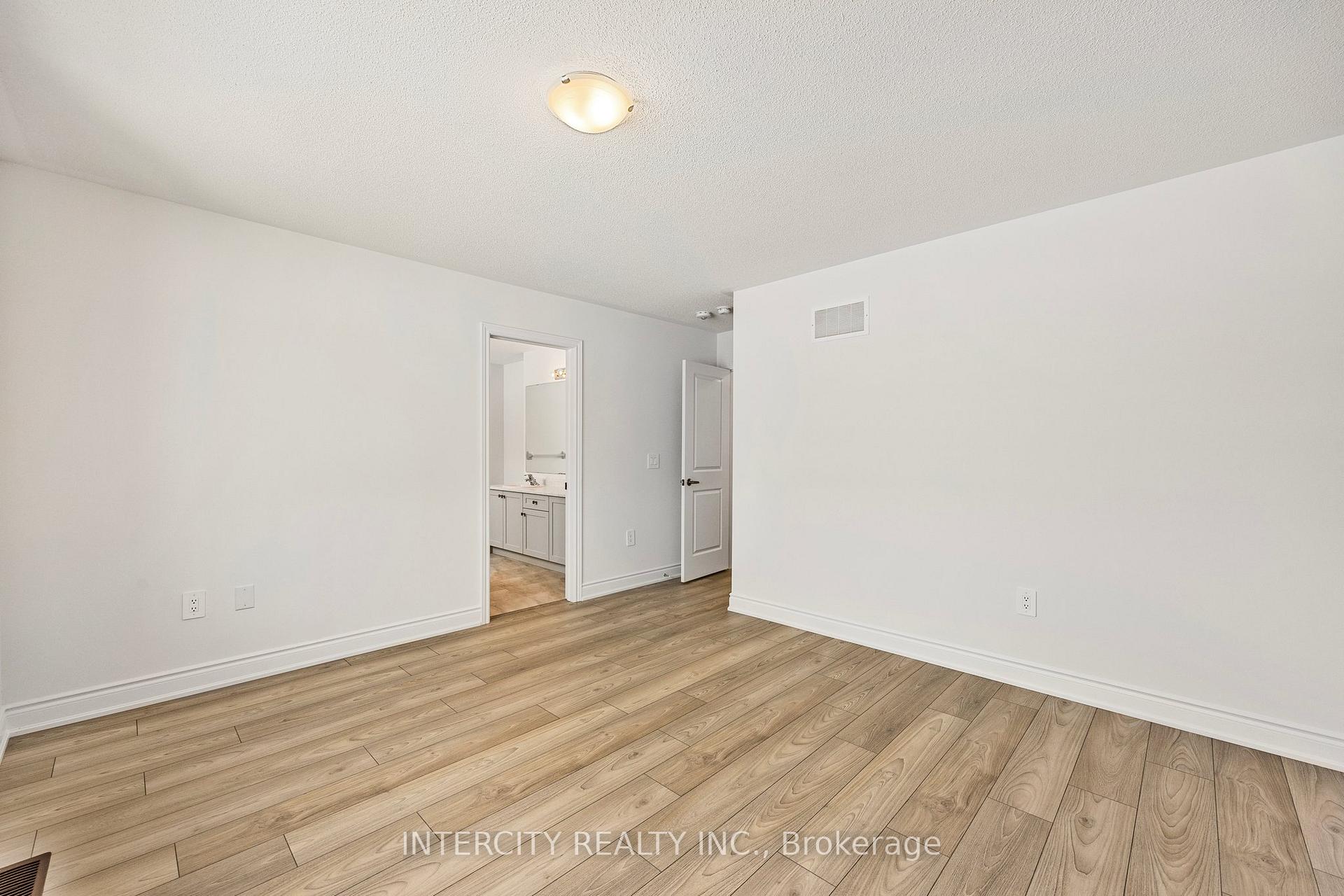 Photo 34 of 11 Avalon Drive, Wasaga Beach — HOMEH