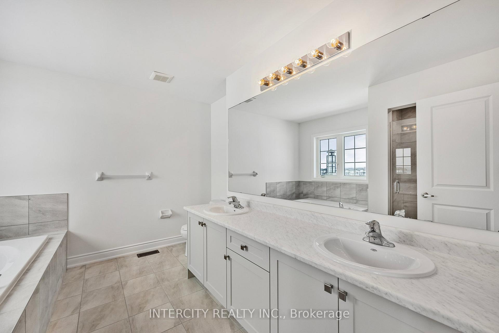 Photo 44 of 11 Avalon Drive, Wasaga Beach — HOMEH