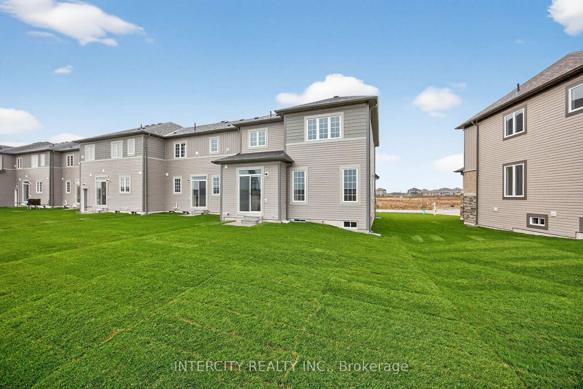 Photo 33 of 11 Avalon Drive, Wasaga Beach — HOMEH