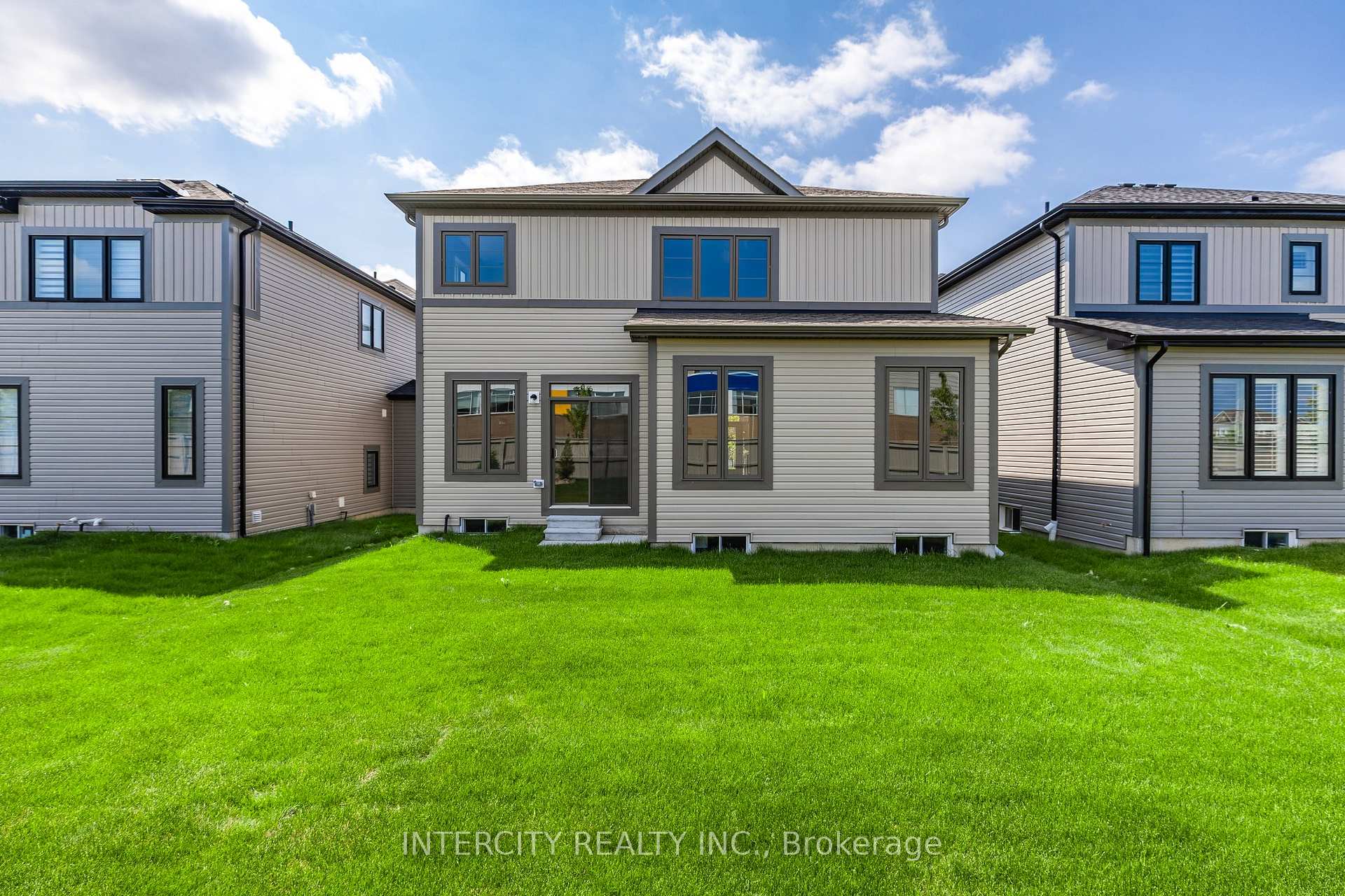 Photo 37 of 78 Season Crescent, Wasaga Beach — HOMEH
