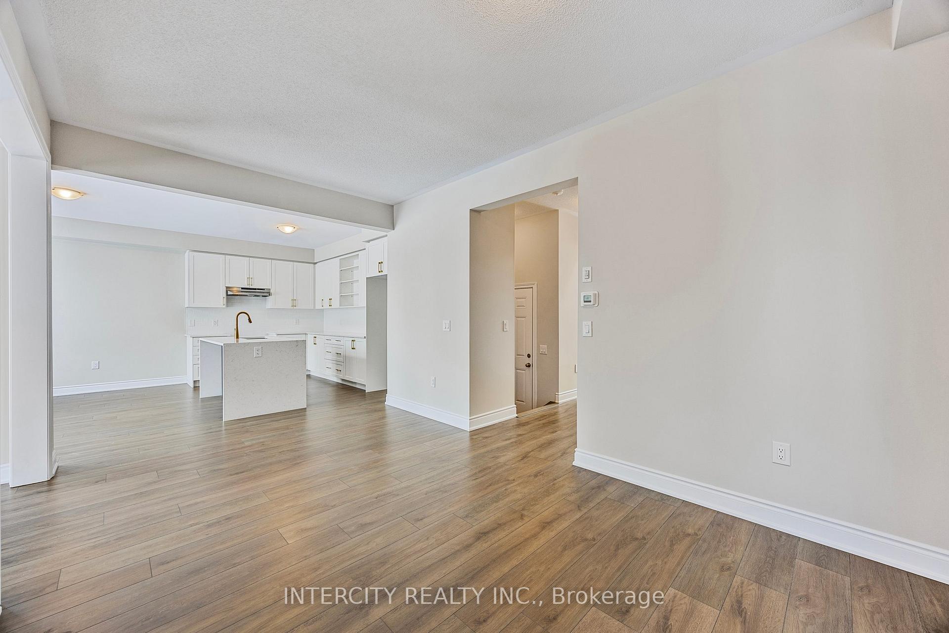 Photo 24 of 78 Season Crescent, Wasaga Beach — HOMEH