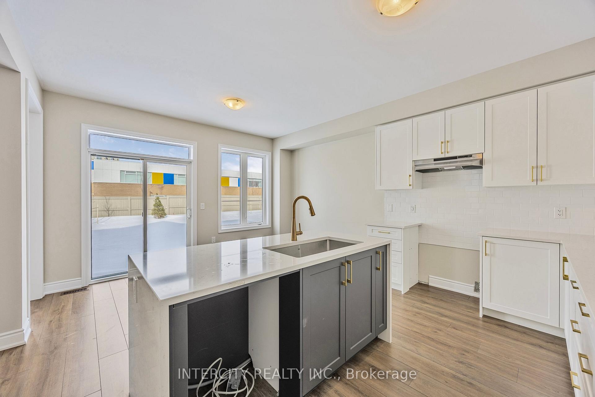 Photo 22 of 78 Season Crescent, Wasaga Beach — HOMEH