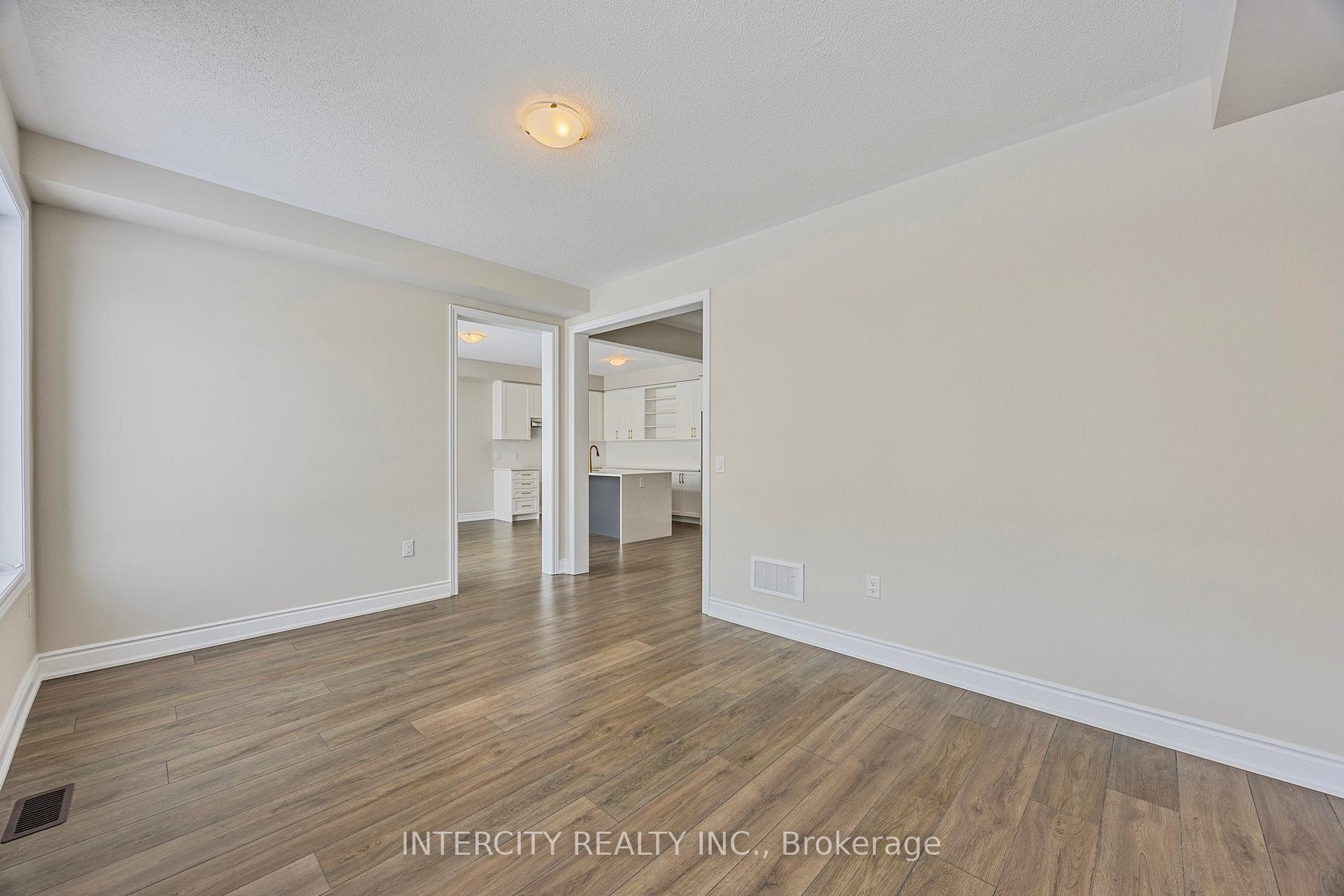 Photo 26 of 78 Season Crescent, Wasaga Beach — HOMEH
