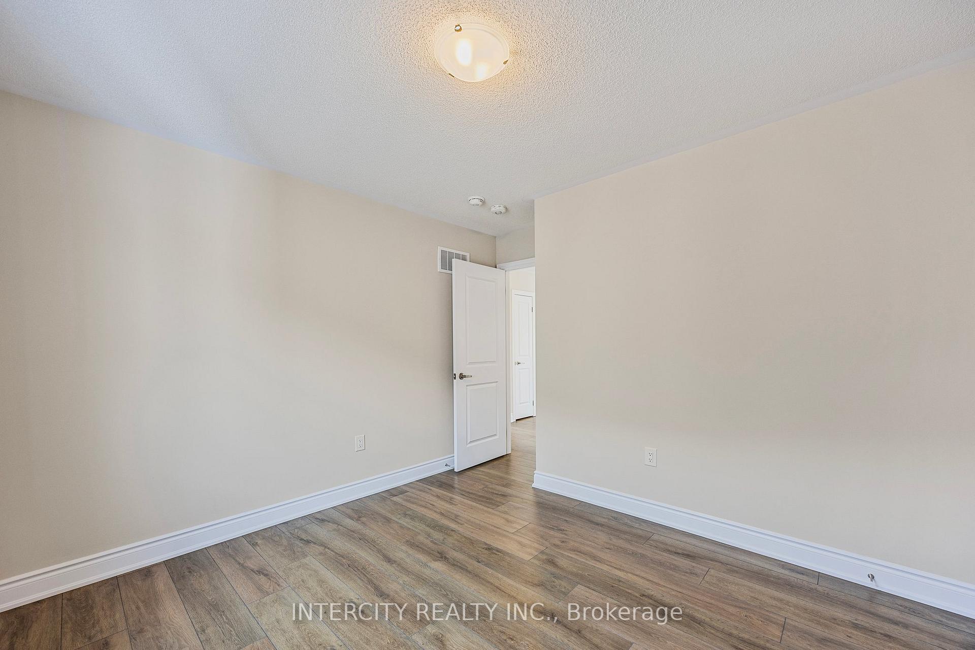 Photo 41 of 78 Season Crescent, Wasaga Beach — HOMEH
