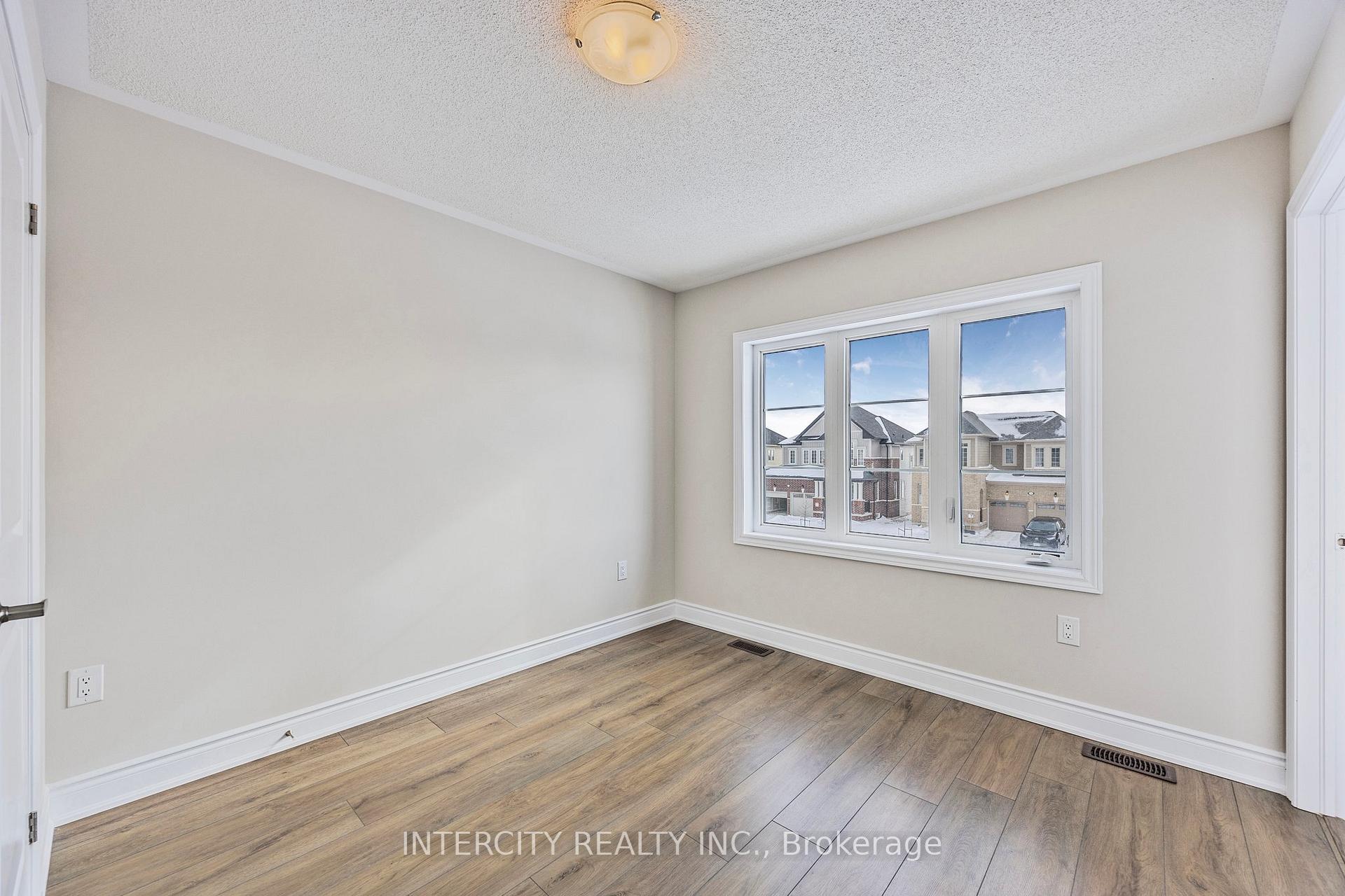 Photo 43 of 78 Season Crescent, Wasaga Beach — HOMEH