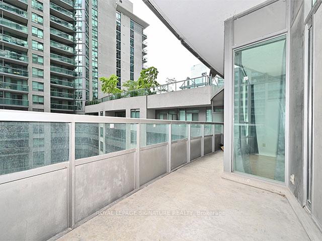 Photo 4 of Unit 612, 30 Grand Trunk Crescent, Toronto, Waterfront Communities — HOMEH