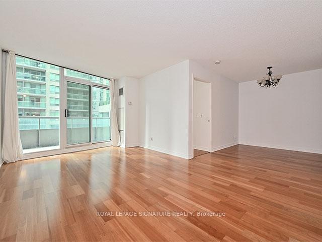 Photo 7 of Unit 612, 30 Grand Trunk Crescent, Toronto, Waterfront Communities — HOMEH