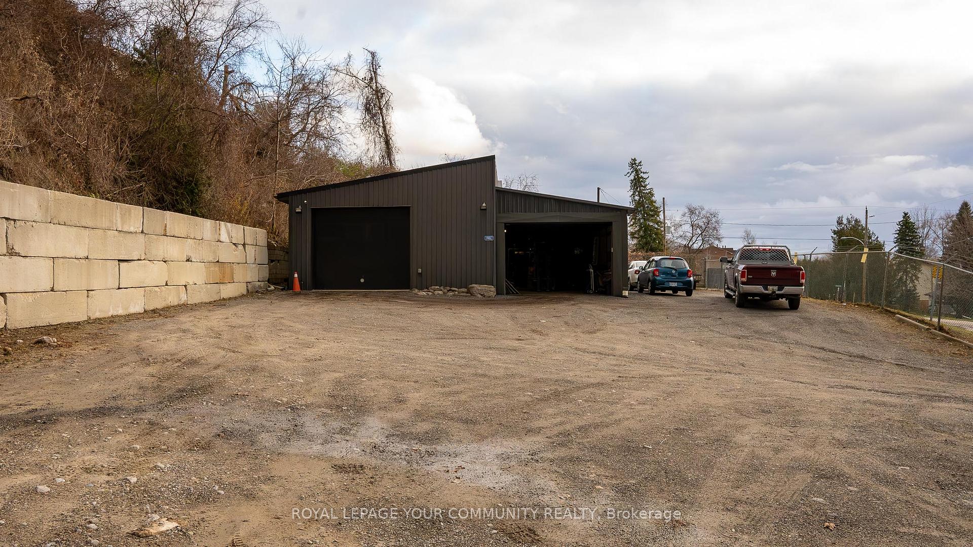 Photo 29 of 103 The Queensway, Georgina, Keswick North — HOMEH