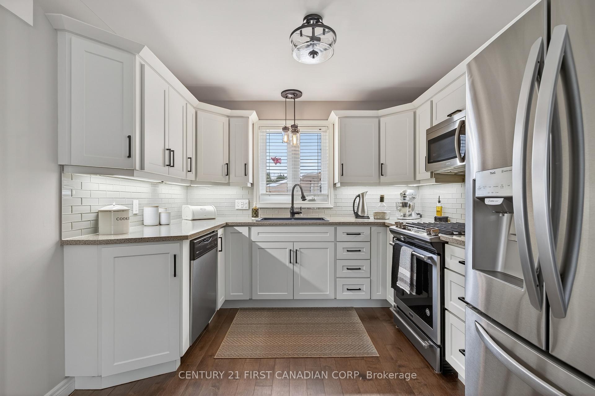 Photo 20 of 16 Blue Heron Place, St. Thomas — HOMEH