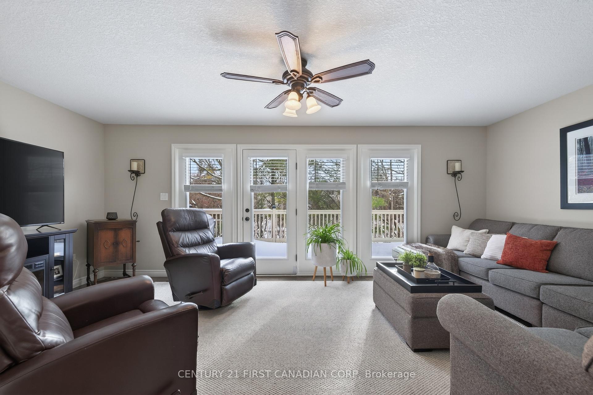 Photo 30 of 16 Blue Heron Place, St. Thomas — HOMEH
