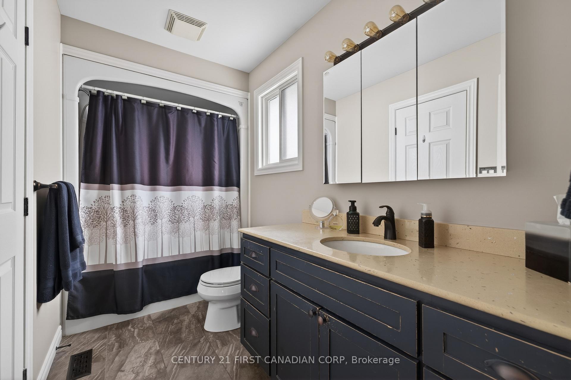 Photo 19 of 16 Blue Heron Place, St. Thomas — HOMEH