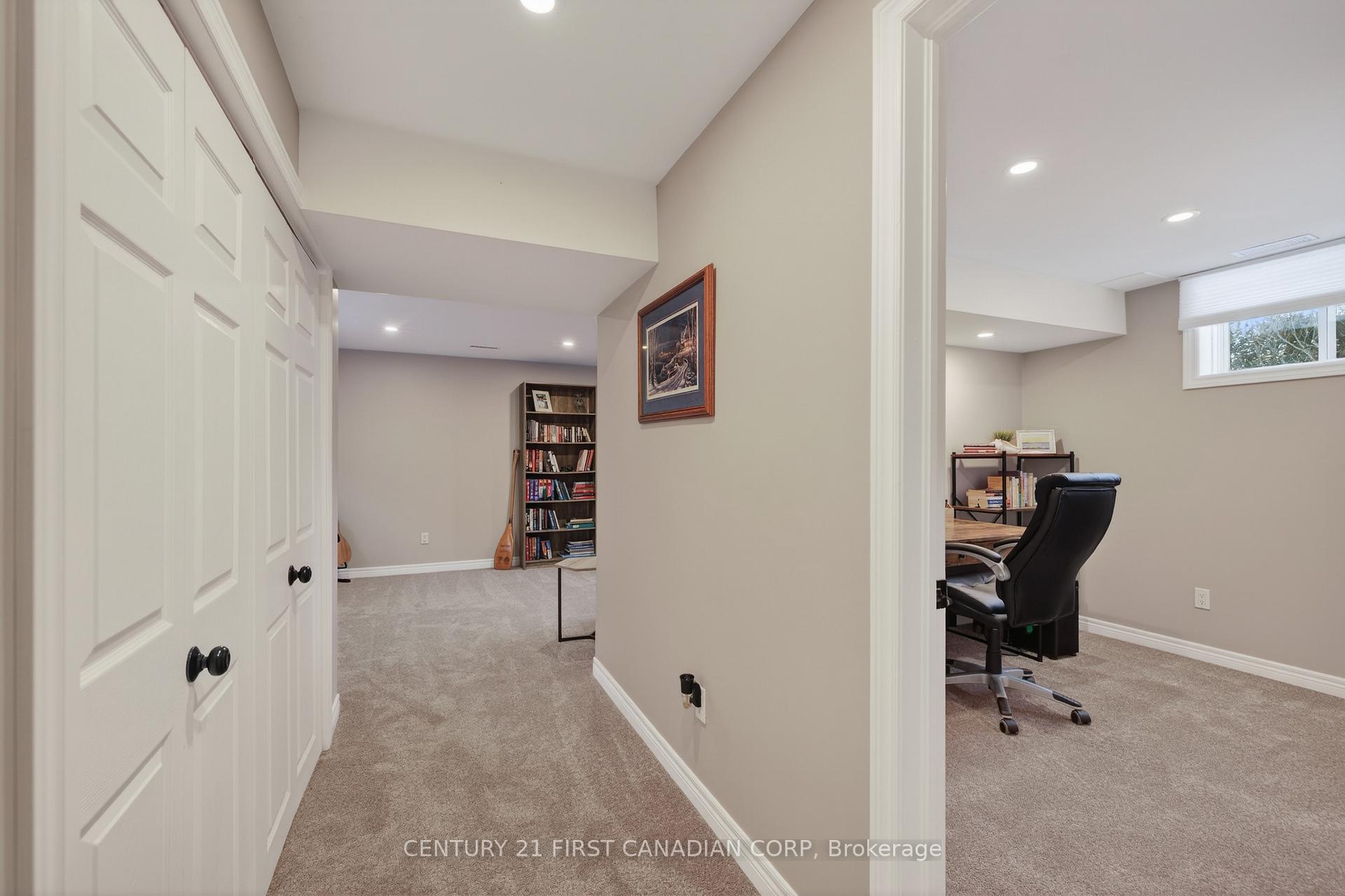 Photo 33 of 16 Blue Heron Place, St. Thomas — HOMEH