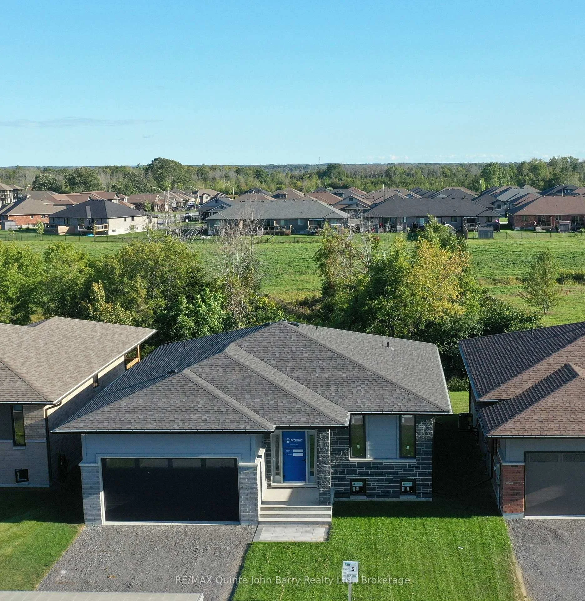 Front of Unit Lot 5, 10 Parkland Circle