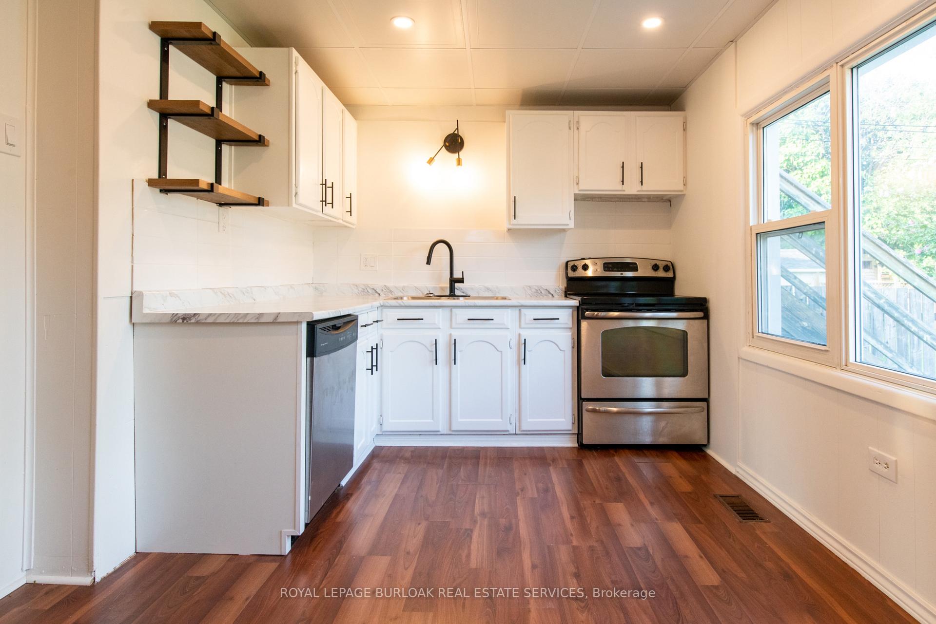 Photo 9 of 49 Province Street S, Hamilton, Delta — HOMEH