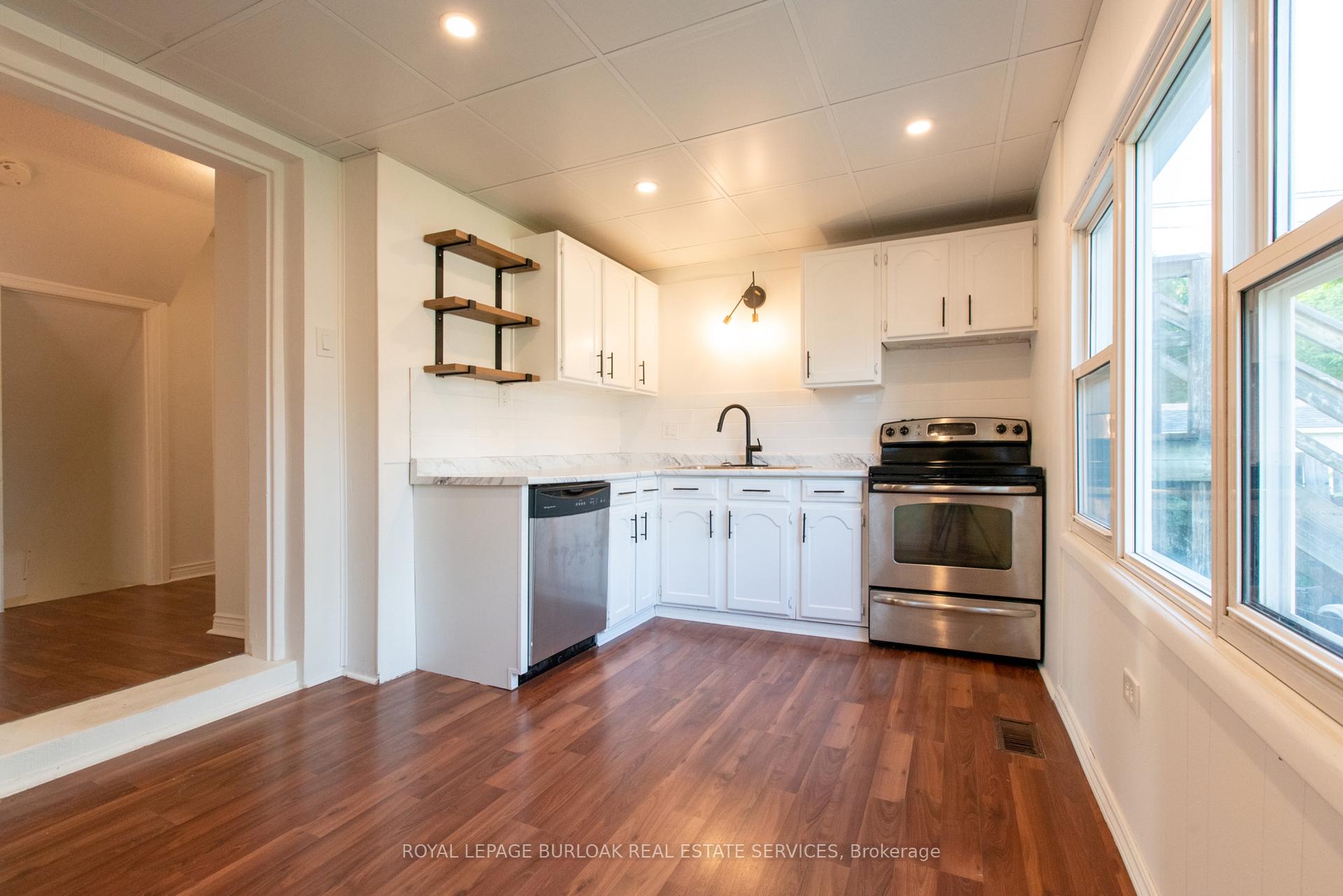 Photo 25 of 49 Province Street S, Hamilton, Delta — HOMEH