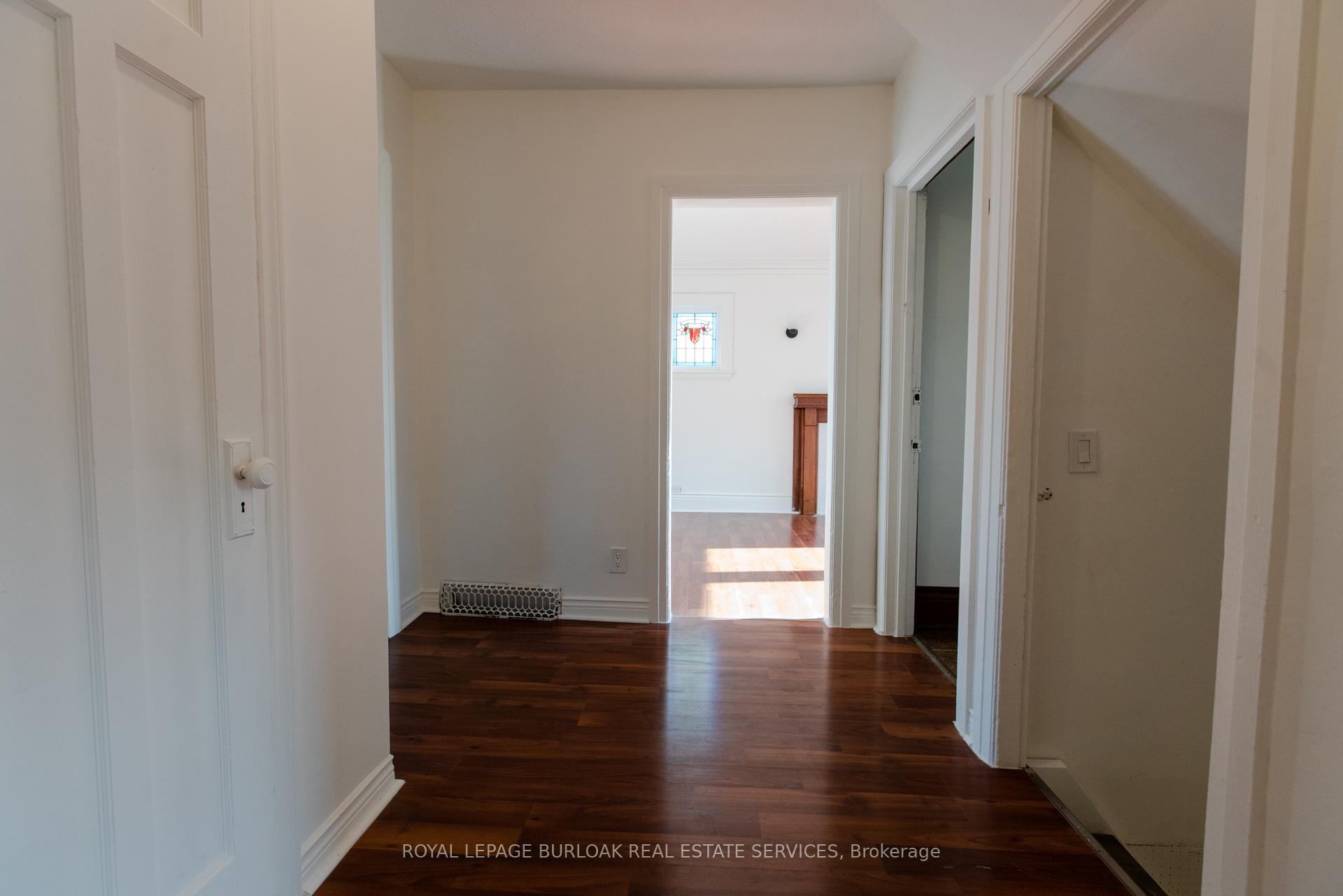 Photo 2 of 49 Province Street S, Hamilton, Delta — HOMEH