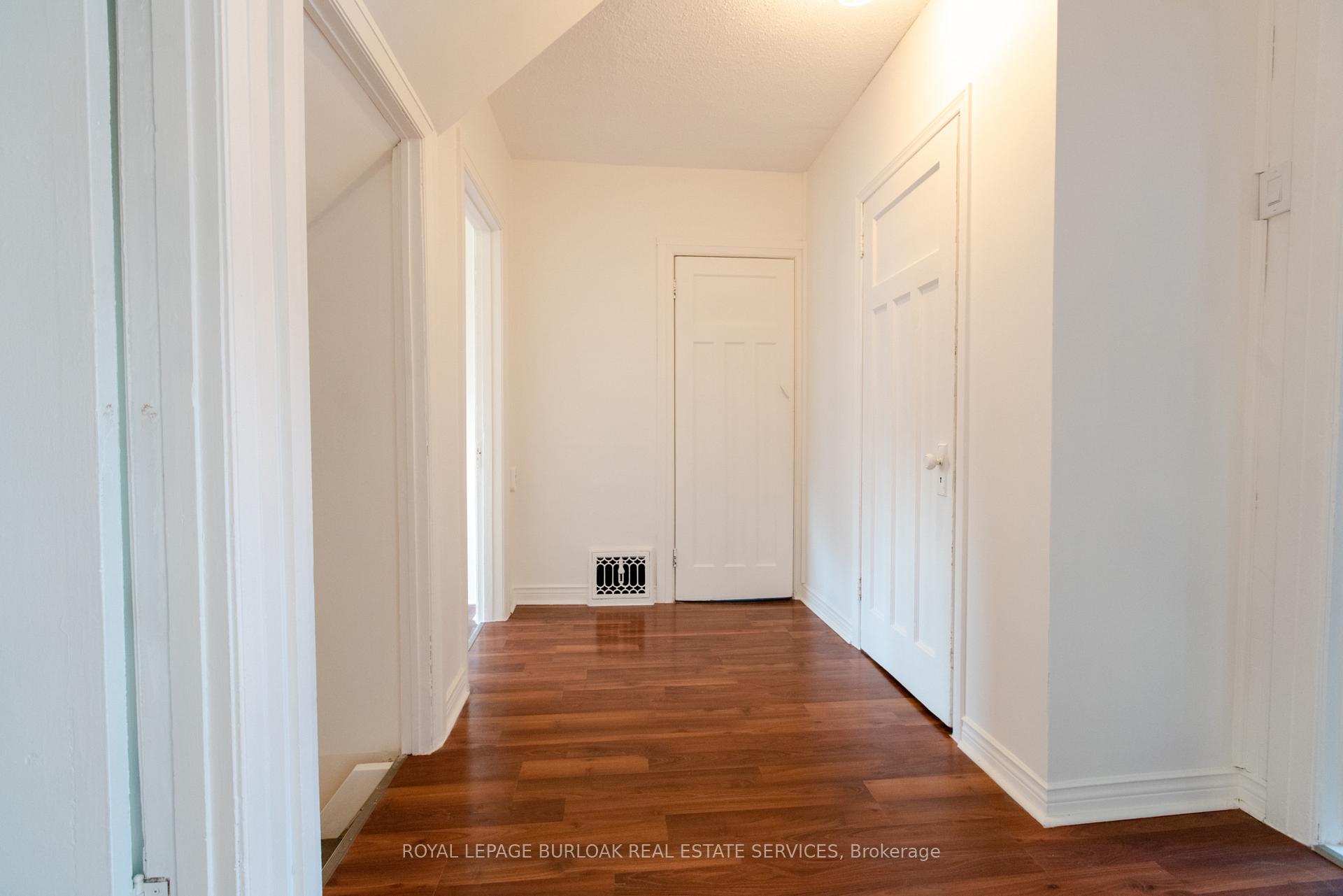 Photo 11 of 49 Province Street S, Hamilton, Delta — HOMEH