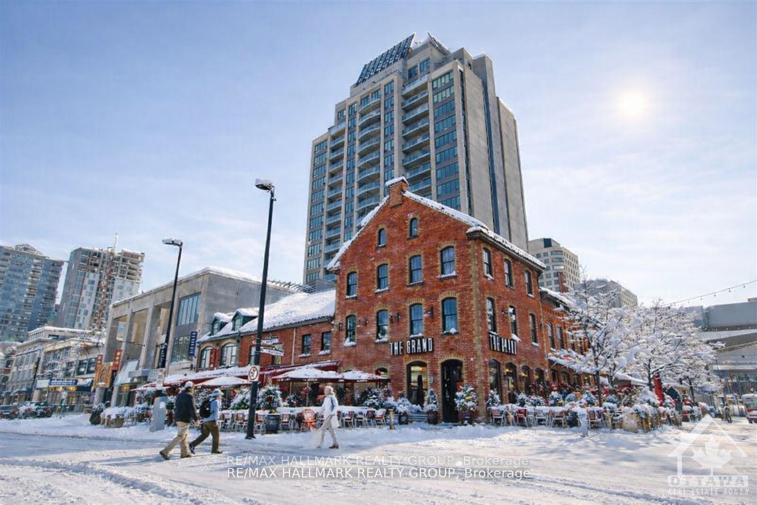 Front of Unit 1301, 90 George Street