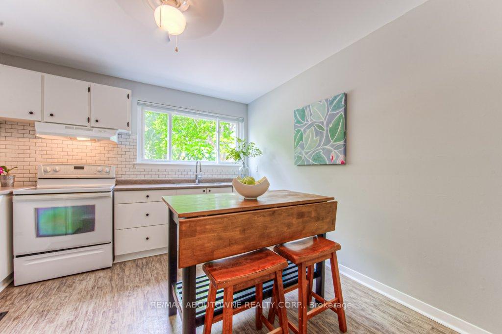 Photo 9 of 5503 Schueller Crescent, Burlington, Appleby — HOMEH
