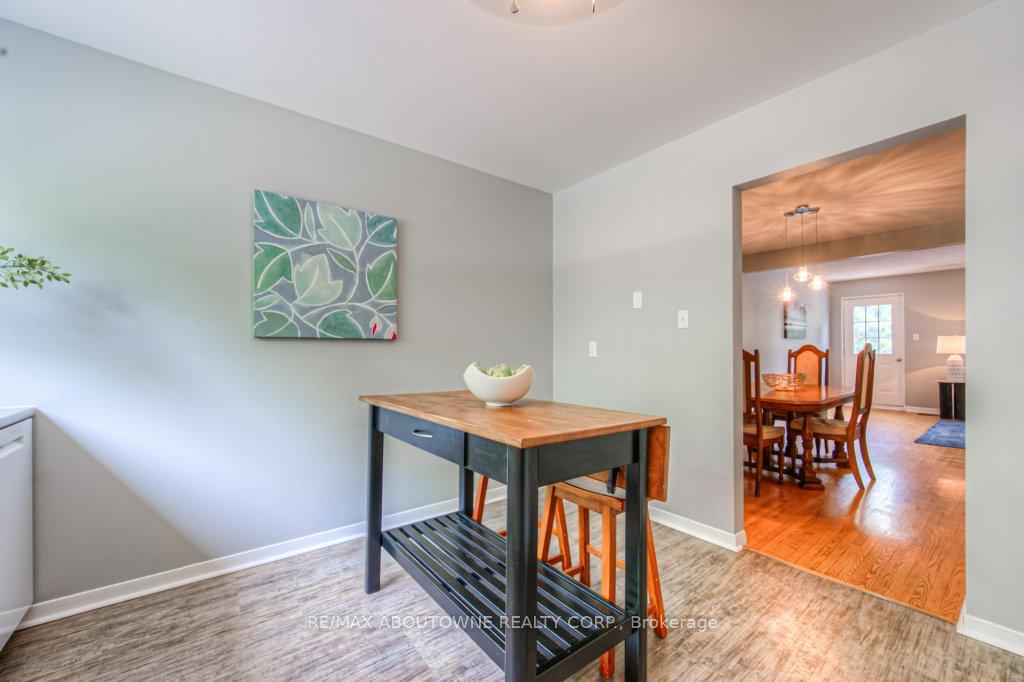Photo 12 of 5503 Schueller Crescent, Burlington, Appleby — HOMEH