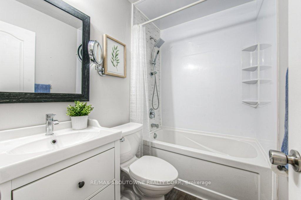 Photo 15 of 5503 Schueller Crescent, Burlington, Appleby — HOMEH