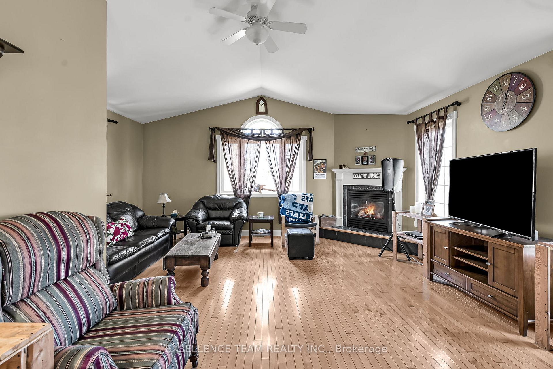 Photo 11 of 3080 Boundary Road, Cornwall — HOMEH