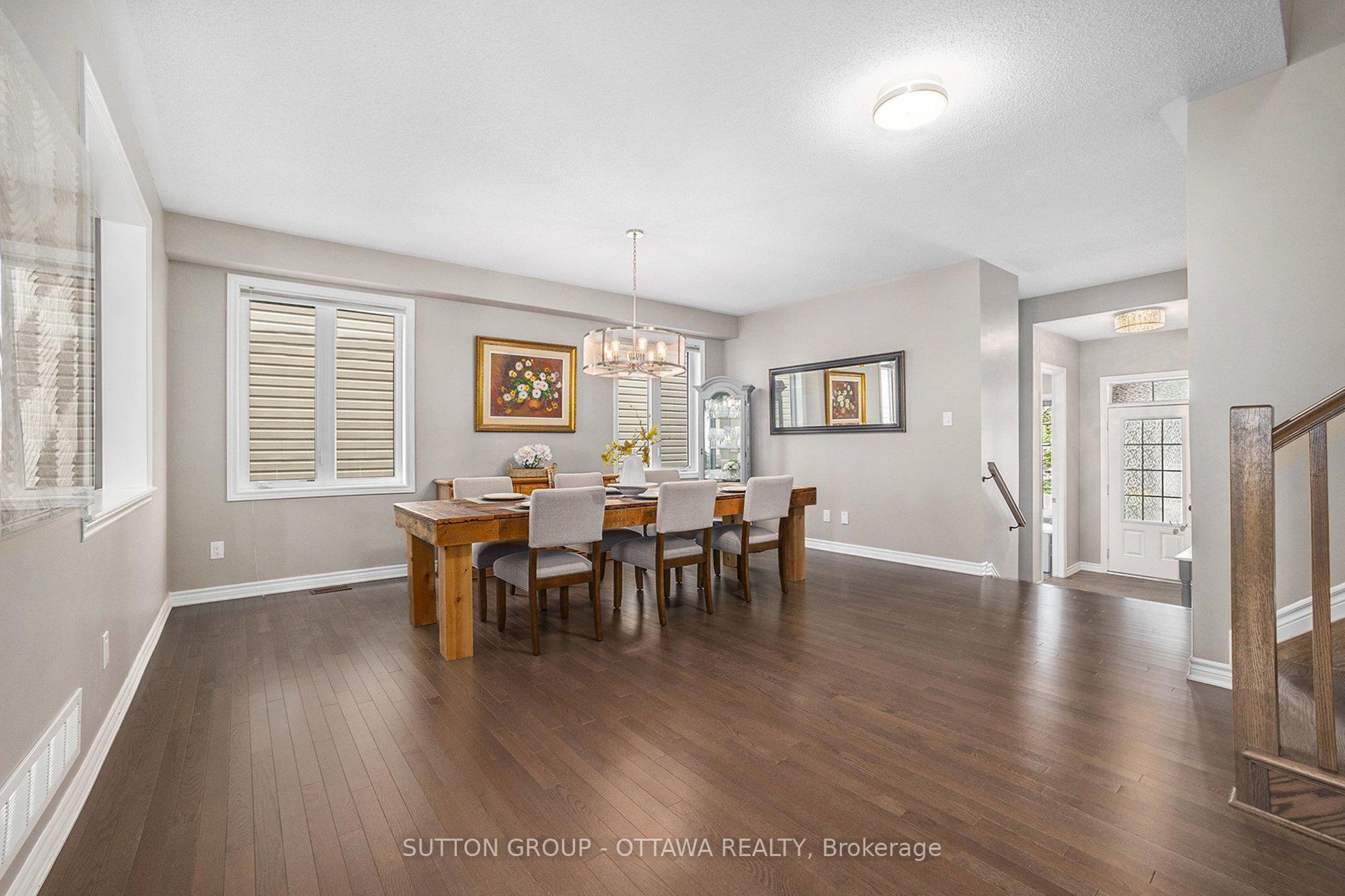 Photo 5 of 156 Asper Trail Circle, Ottawa, Kanata - Emerald Meadows/Trailwest — HOMEH