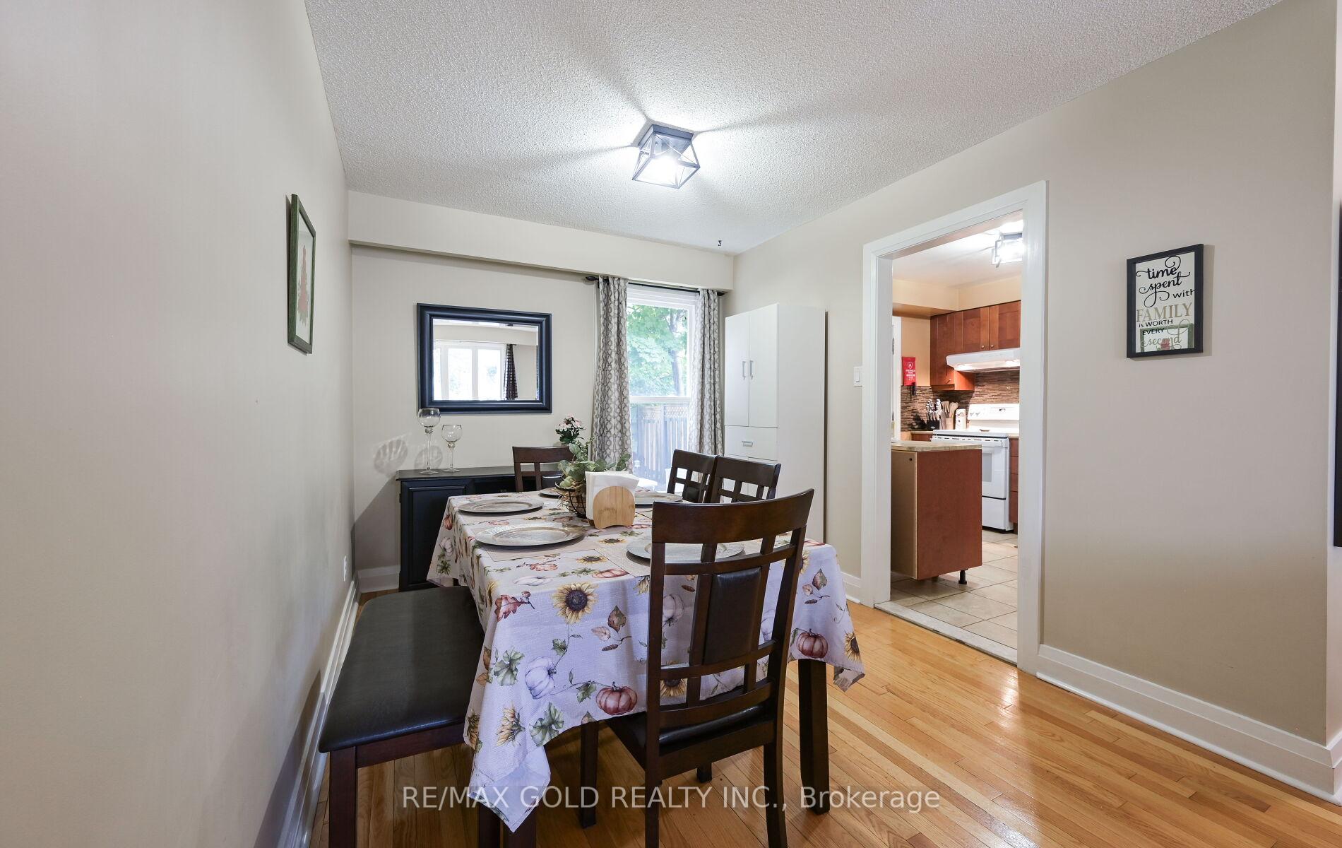 Photo 22 of 72 Courtleigh Square, Brampton, Heart Lake East — HOMEH