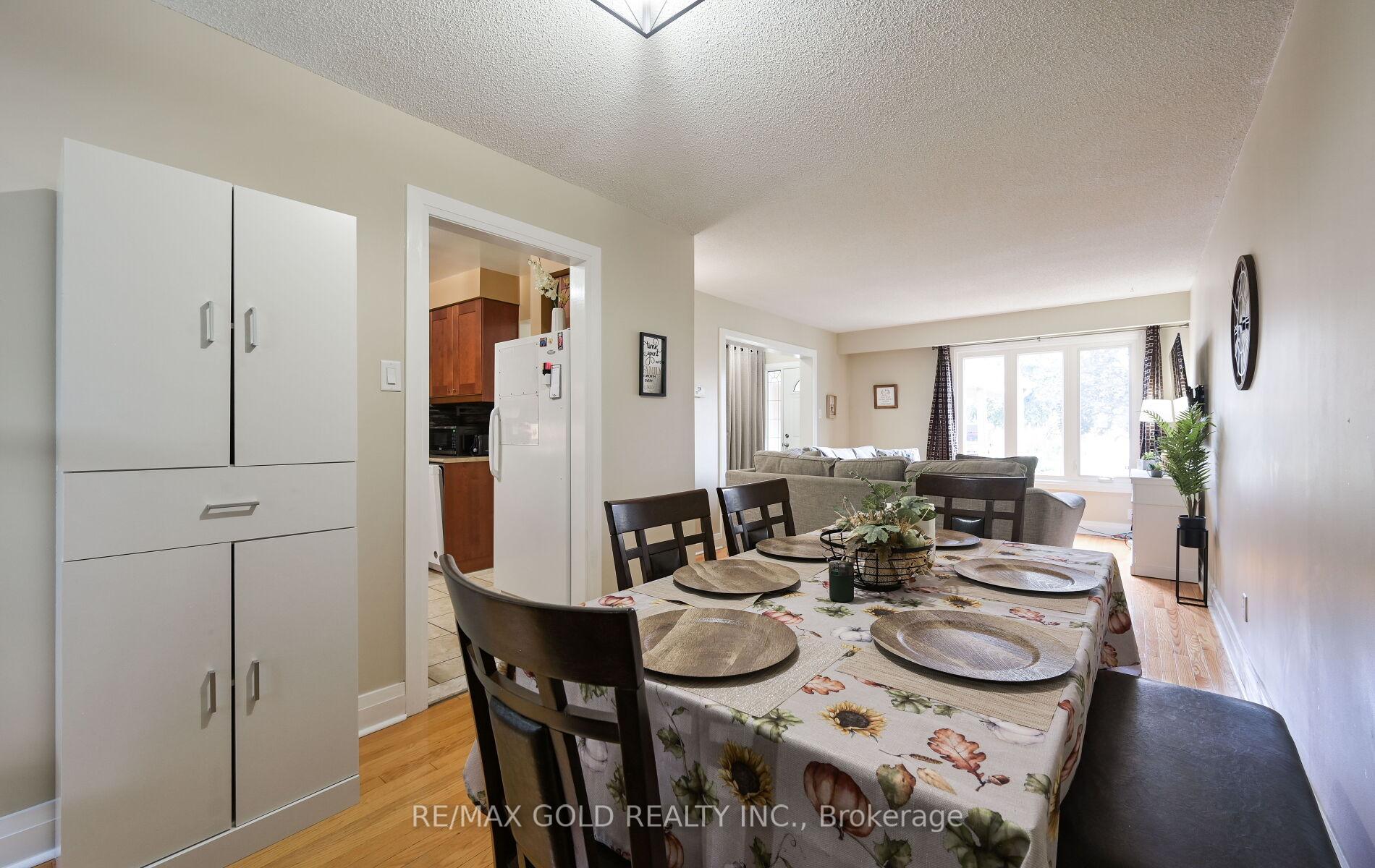 Photo 23 of 72 Courtleigh Square, Brampton, Heart Lake East — HOMEH