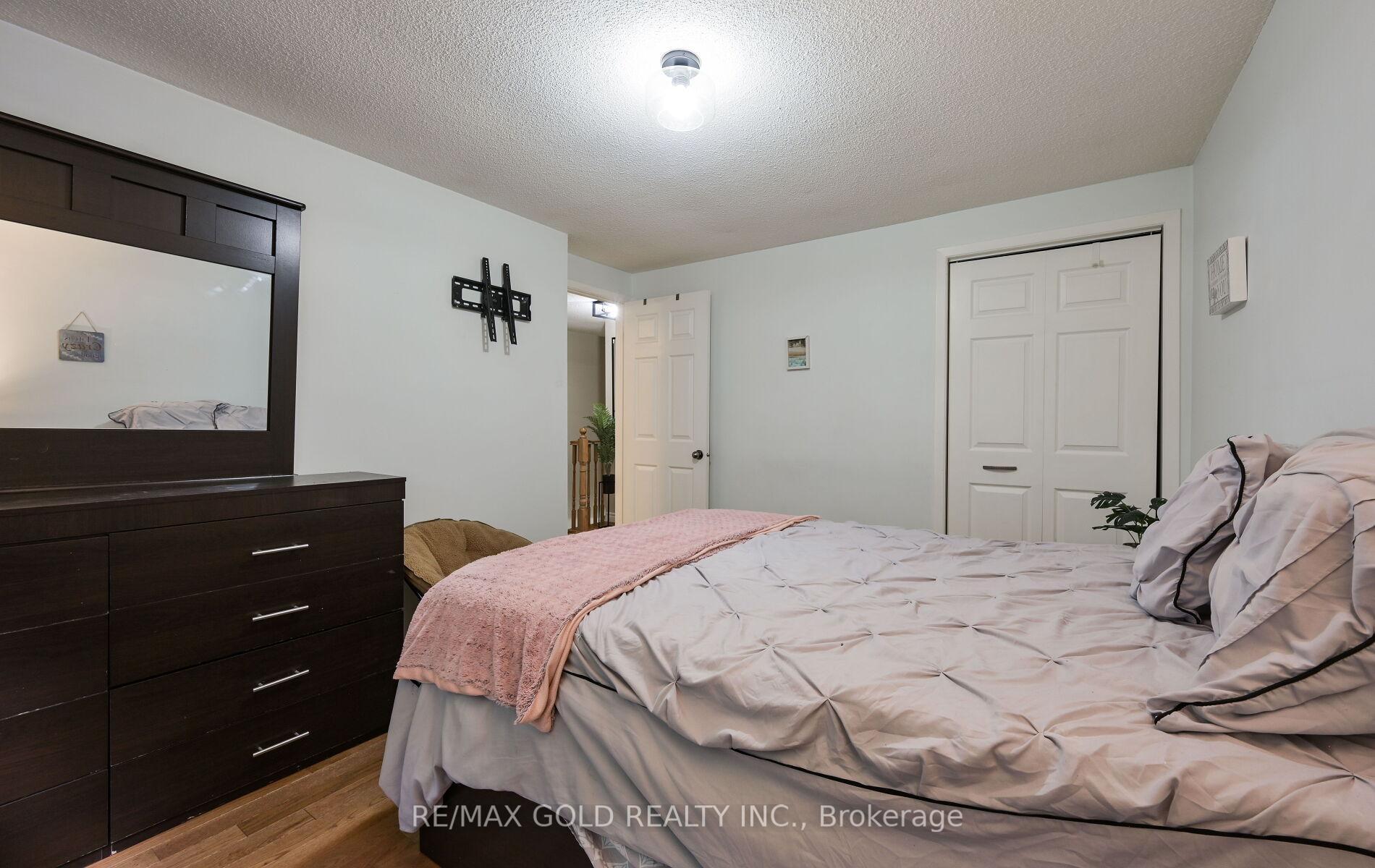Photo 29 of 72 Courtleigh Square, Brampton, Heart Lake East — HOMEH