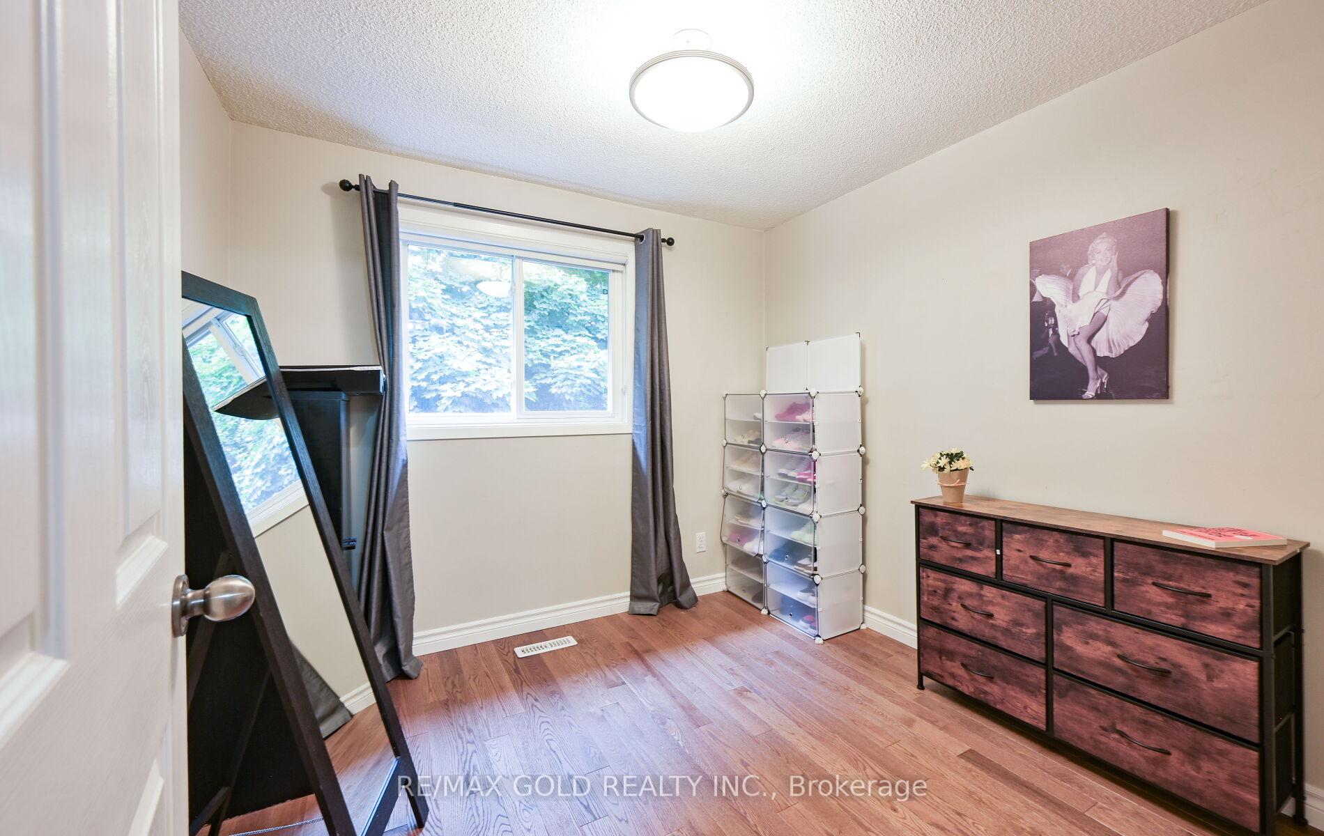 Photo 28 of 72 Courtleigh Square, Brampton, Heart Lake East — HOMEH