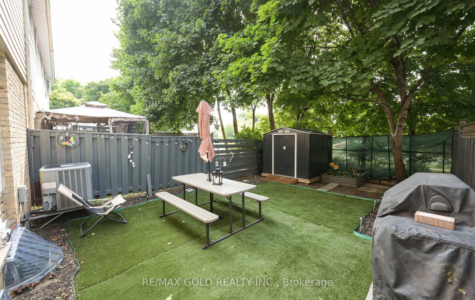 Photo 25 of 72 Courtleigh Square, Brampton, Heart Lake East — HOMEH