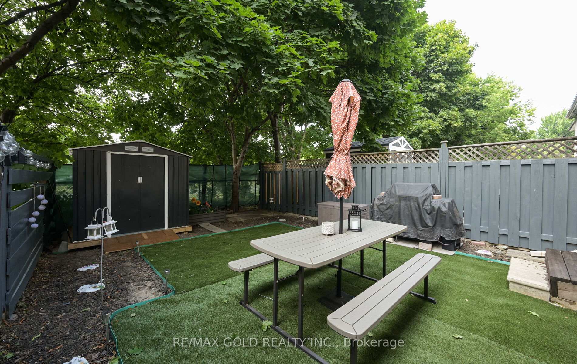 Photo 27 of 72 Courtleigh Square, Brampton, Heart Lake East — HOMEH