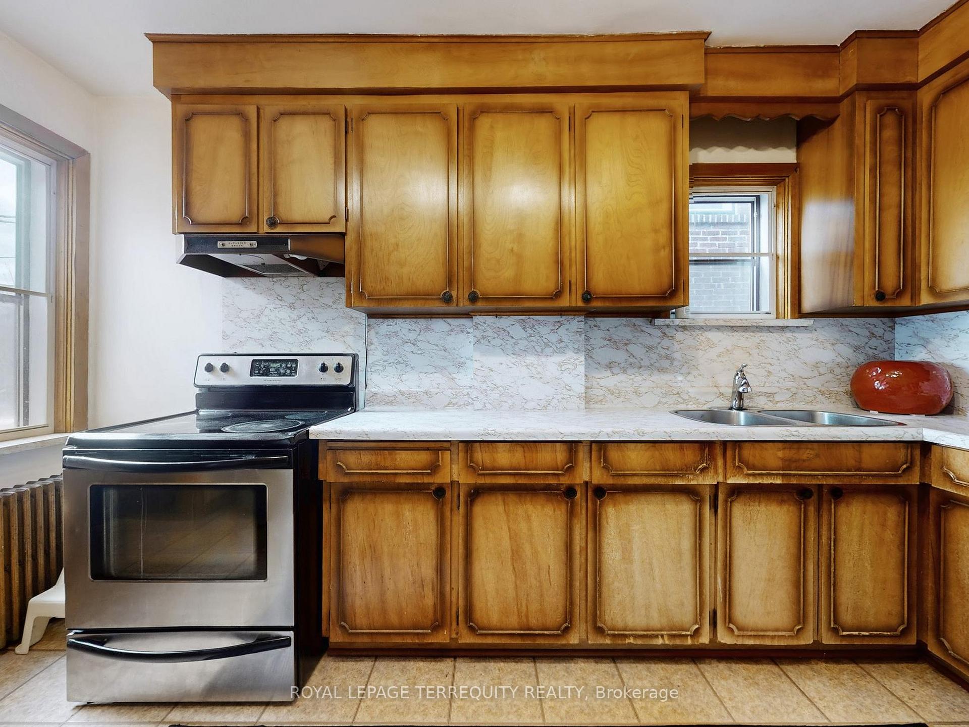 Photo 33 of 371 Strathmore Boulevard, Toronto, Danforth — HOMEH