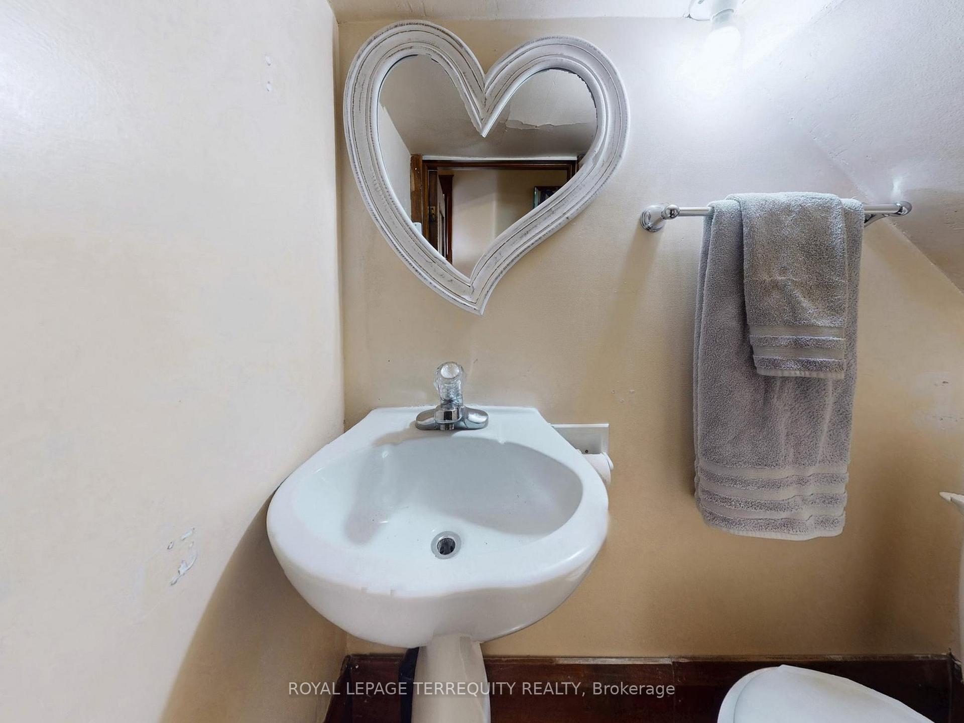 Photo 12 of 371 Strathmore Boulevard, Toronto, Danforth — HOMEH