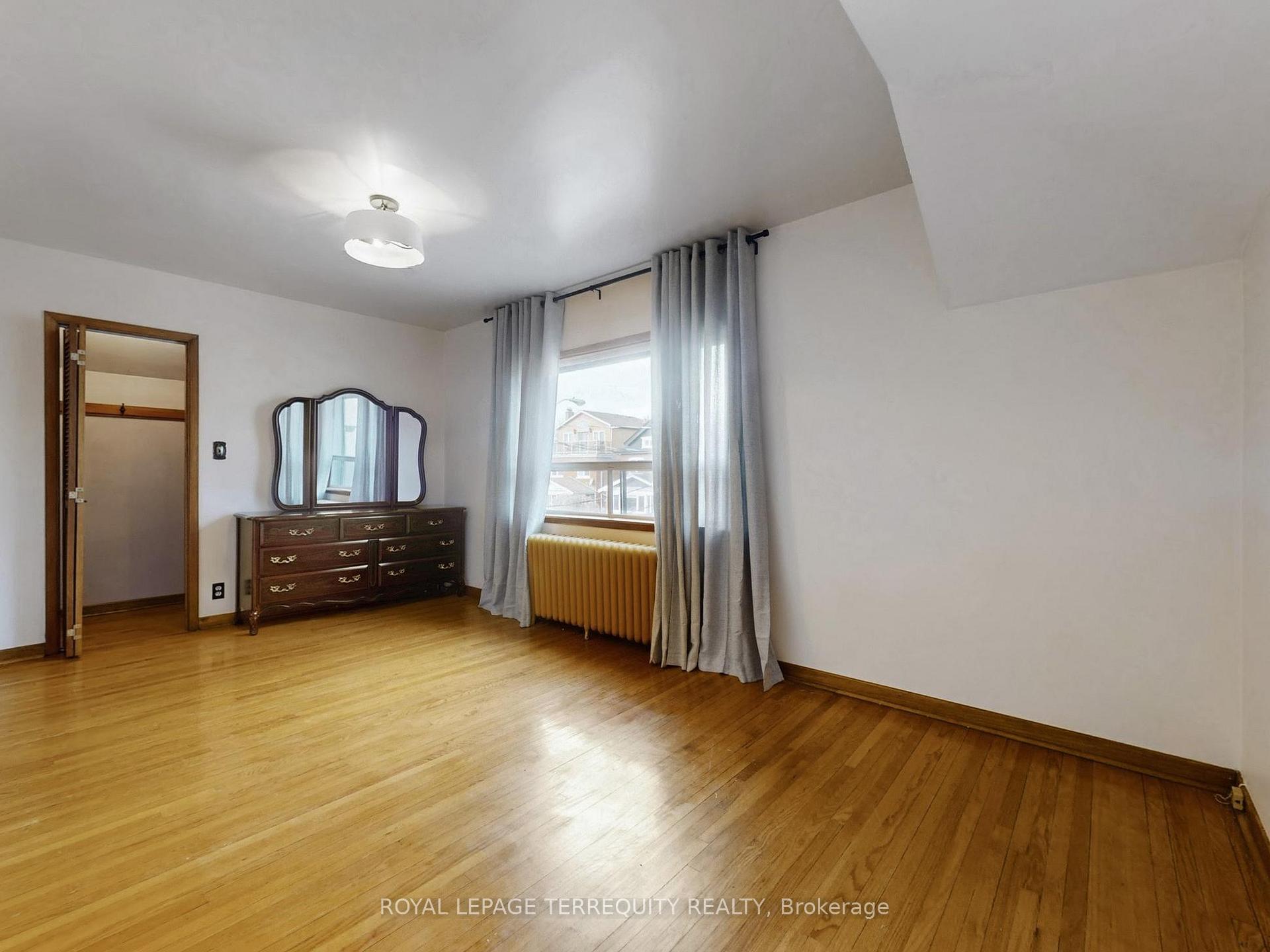 Photo 16 of 371 Strathmore Boulevard, Toronto, Danforth — HOMEH