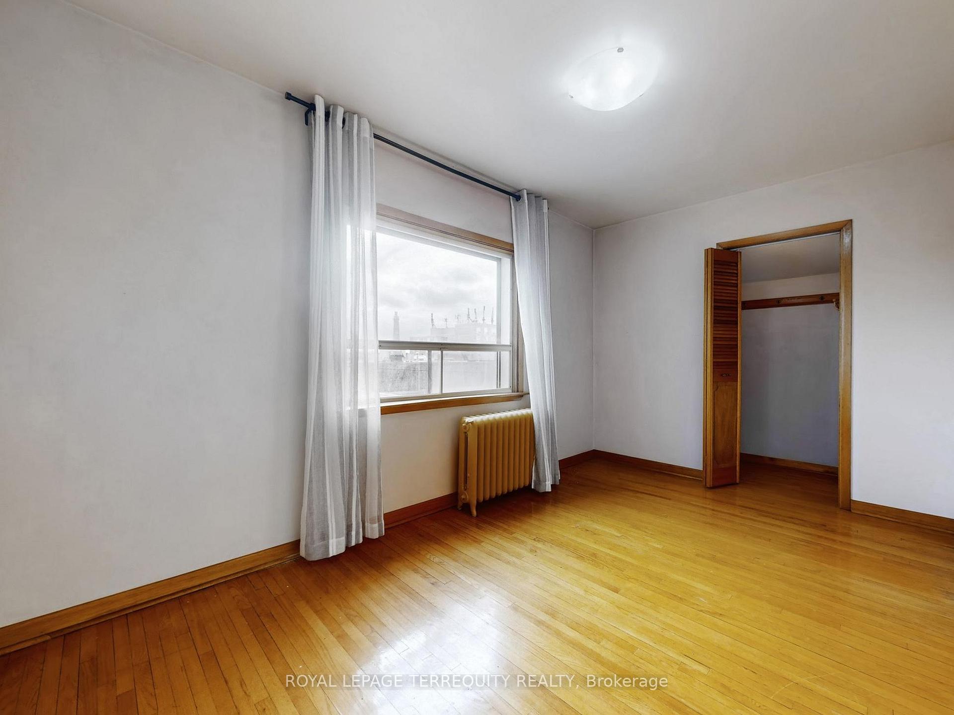 Photo 15 of 371 Strathmore Boulevard, Toronto, Danforth — HOMEH